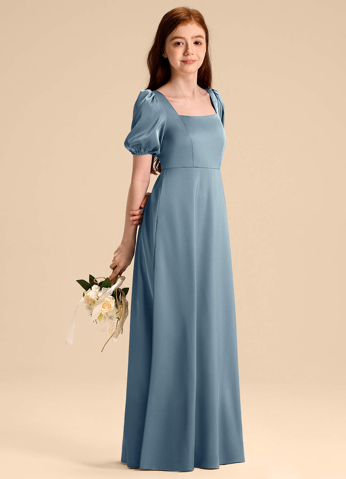 Azazie Briar Junior Robe Trapèze en Satin extensible Arc Bleu Poussiéreux image3