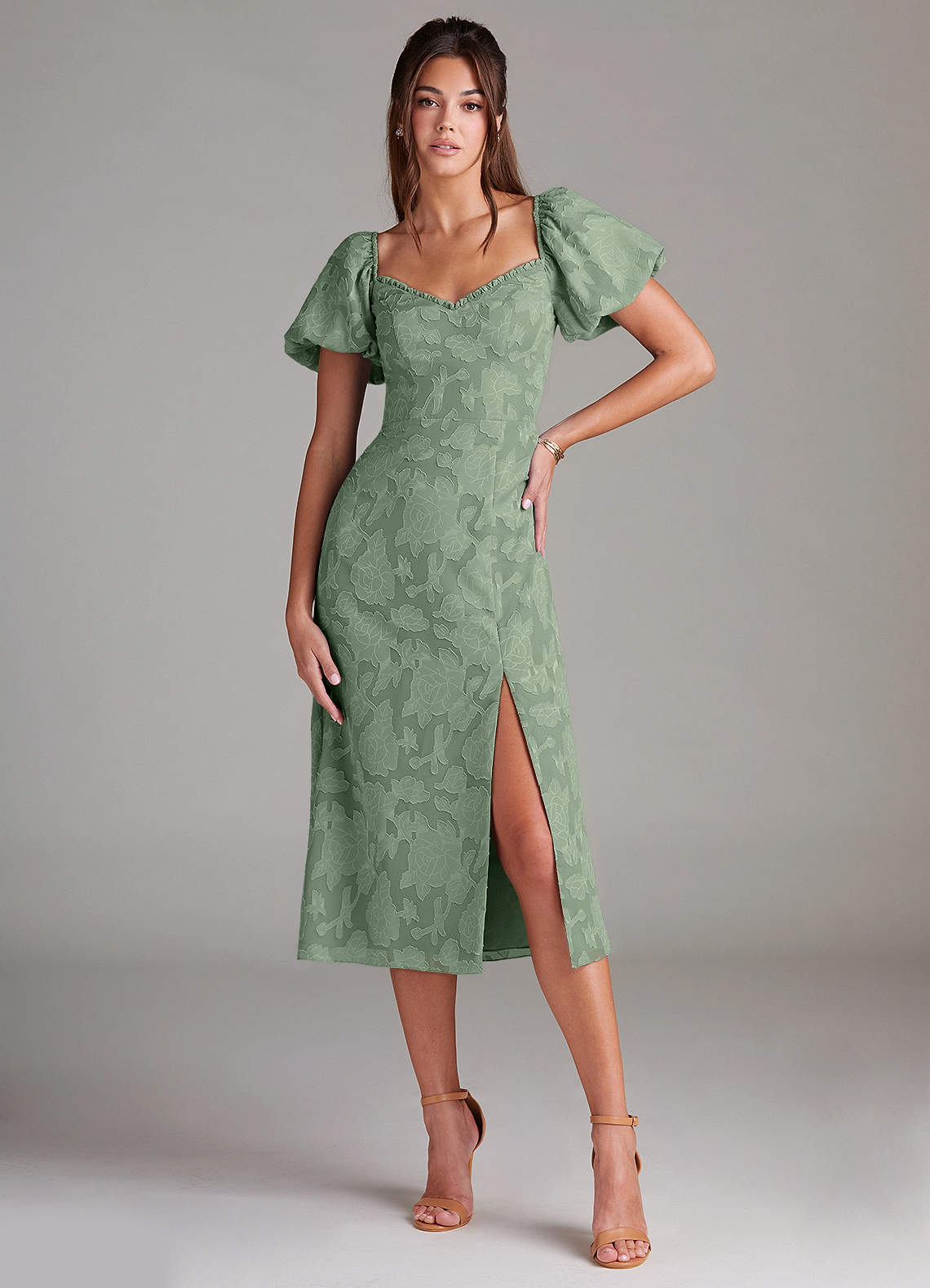 Azazie Evalina Vestidos de damas de honor Vestido de Matcha de Devorado Floral de Corte Recto image1