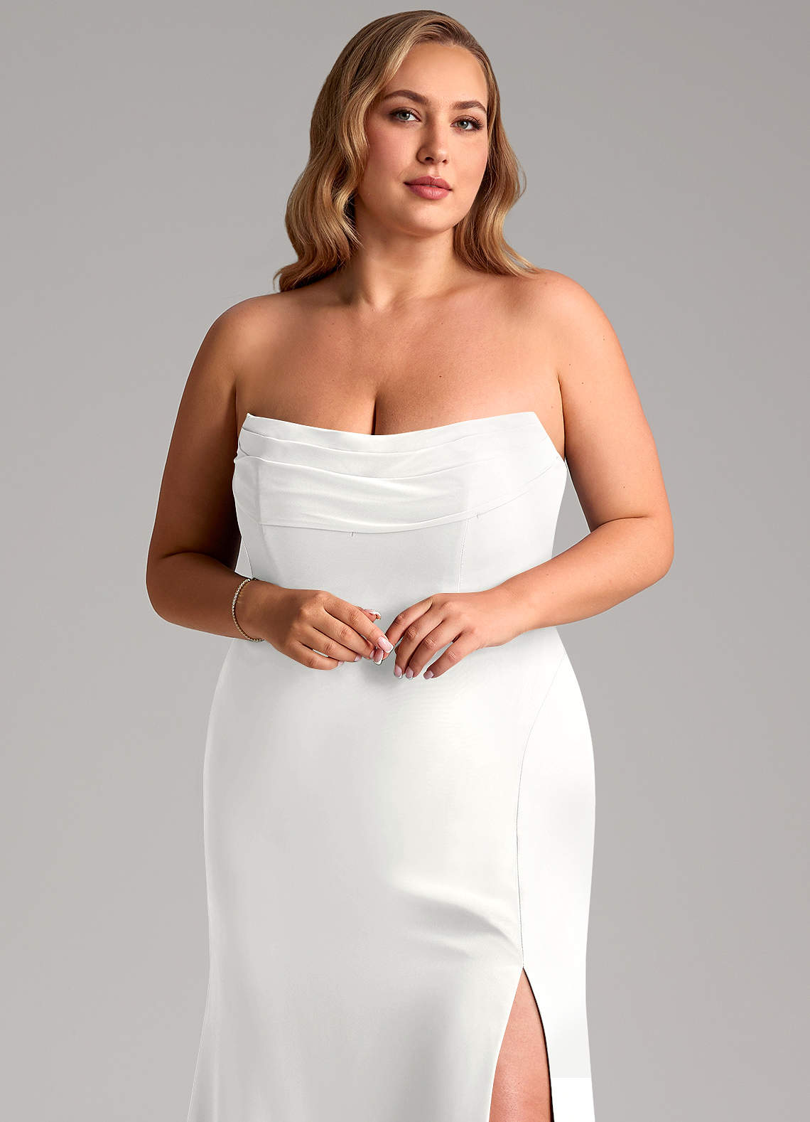 Azazie Saige Vestidos de damas de honor Vestido de Blanco de Gasa de Corte en A Convertible con Vestidos sin tirantes image10