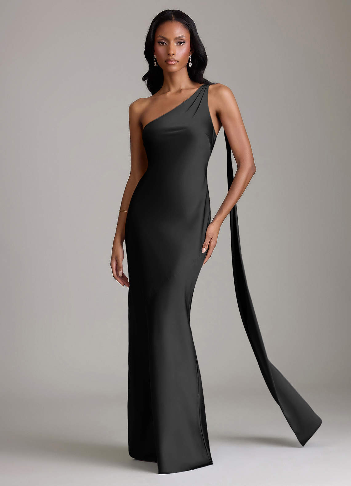 Azazie Juniper Brudtärnklänningar Klä av Sjöjungfru i Stretch Satin Ena axeln Svart image3