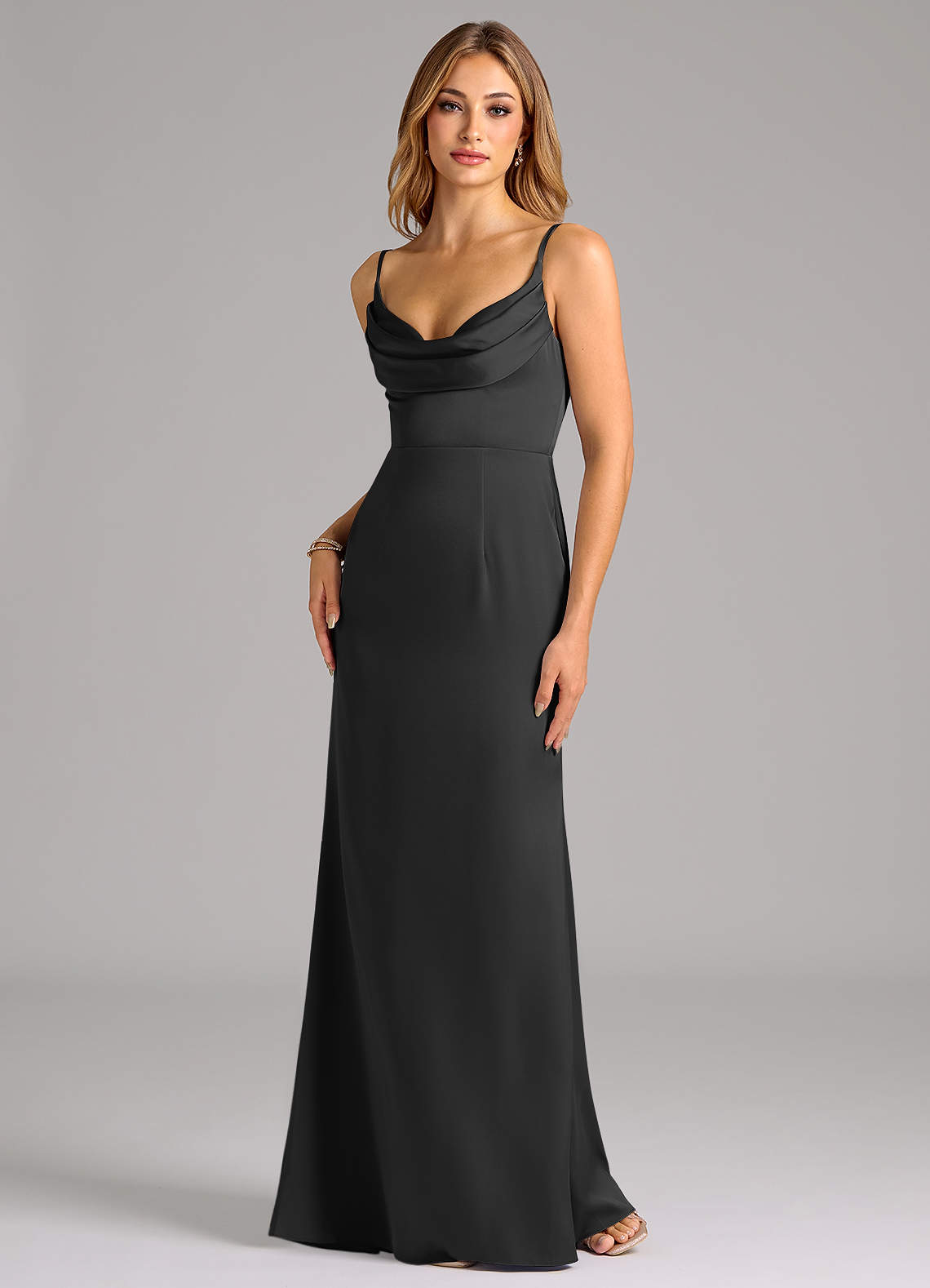 Azazie Aimee Essayer des robes à la maison Robe Trapèze en Satin extensible Encolure en Forme de Cœur Noir image1