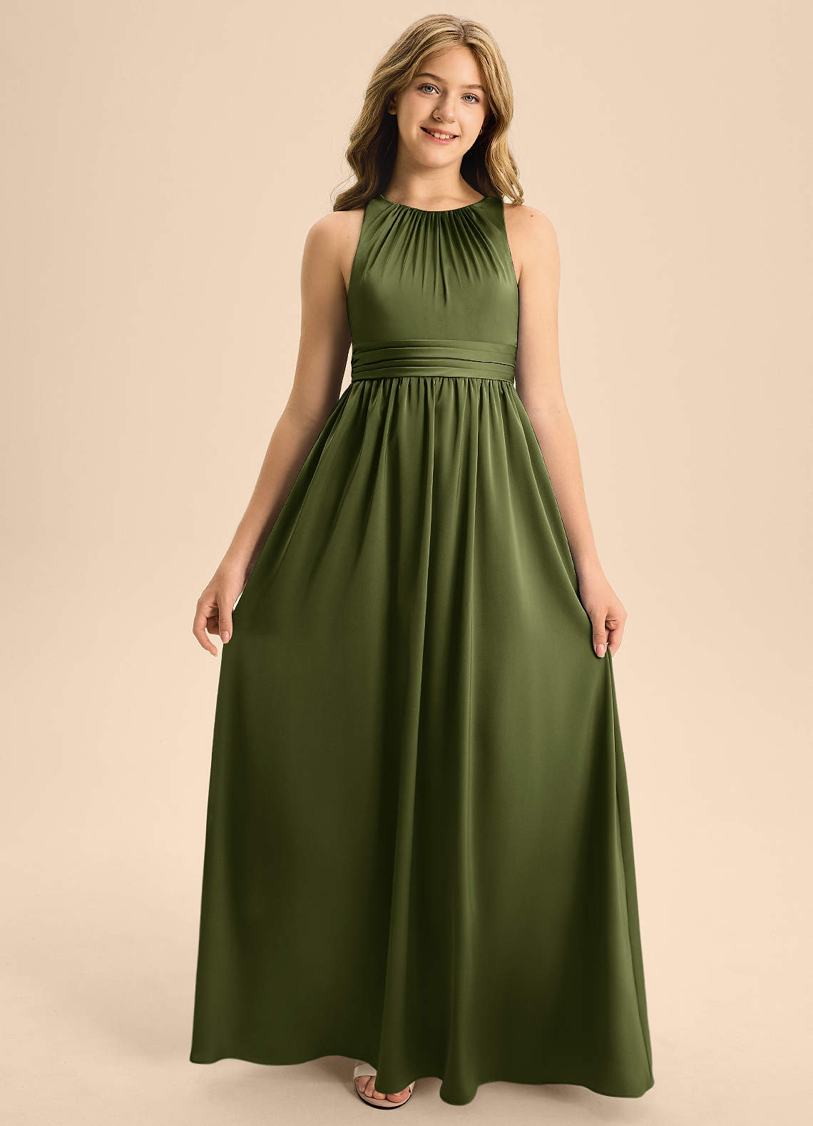 Azazie Jaylah Junior Vestido de Oliva de Satén Elástico de Corte en A con Plisado image5