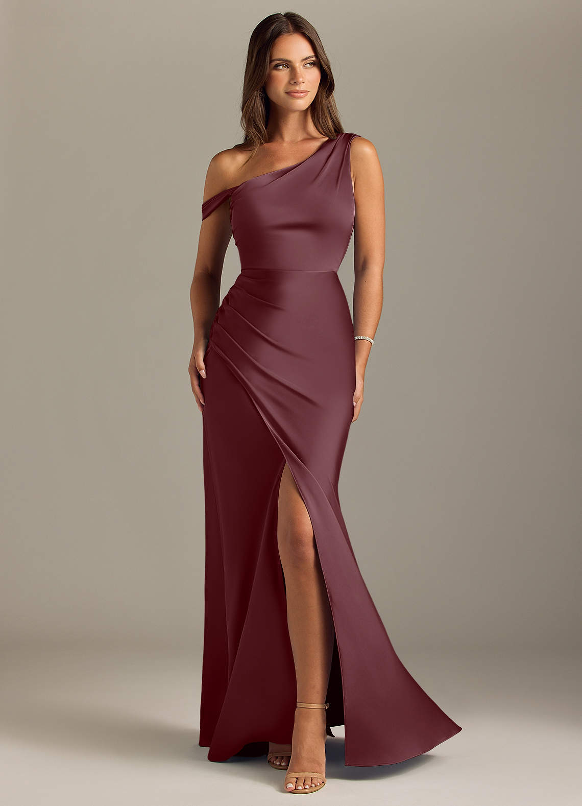 Azazie Madelyn Brautjungfernkleider Wandelbar Meerjungfrau-Linie Schulterfrei Stretch-Satin Kleid Sangria image1