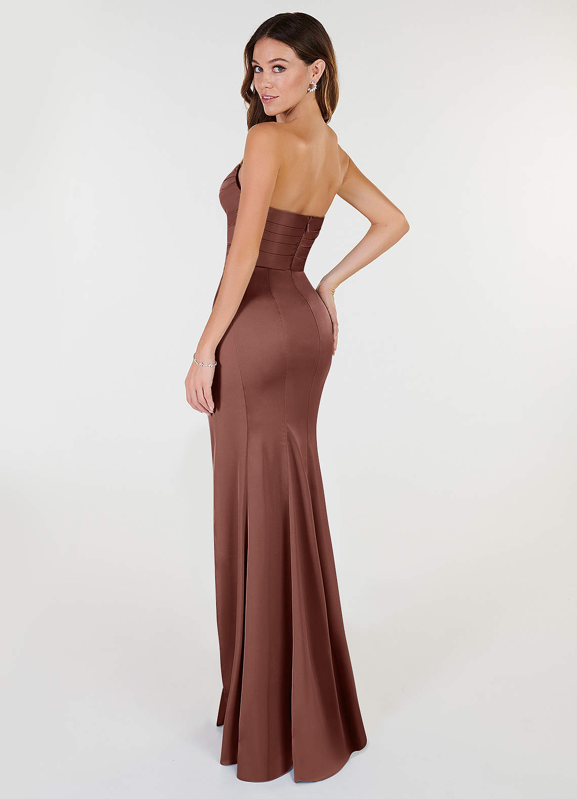 Azazie Yola Vestidos de damas de honor Vestido de Expresado de Satén Elástico de Corte Recto Convertible con Cuello en V Plisado image3