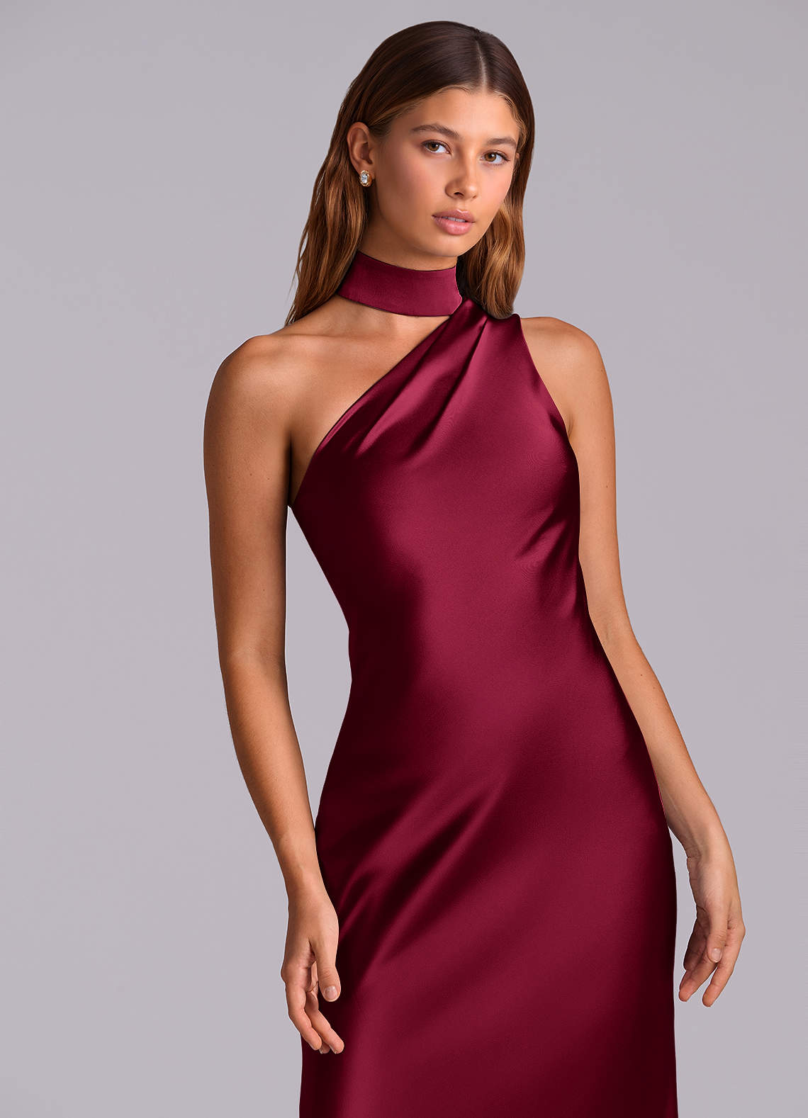 Azazie Seona Robes de demoiselle d'honneur Robe Sirène en Satin extensible Une épaule Bourgogne image1