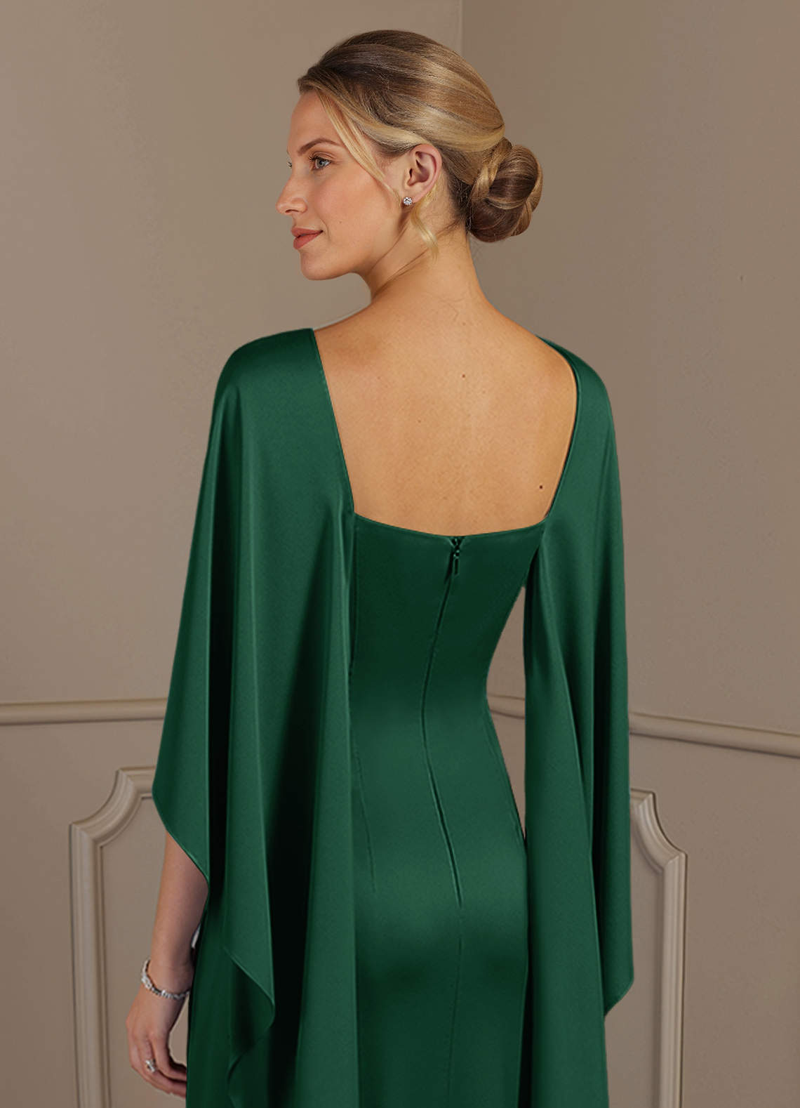 Azazie Eli vestidos de madre de la novia Vestido de Verde Oscuro de Satén Elástico de Recto con Cuello de barco image5