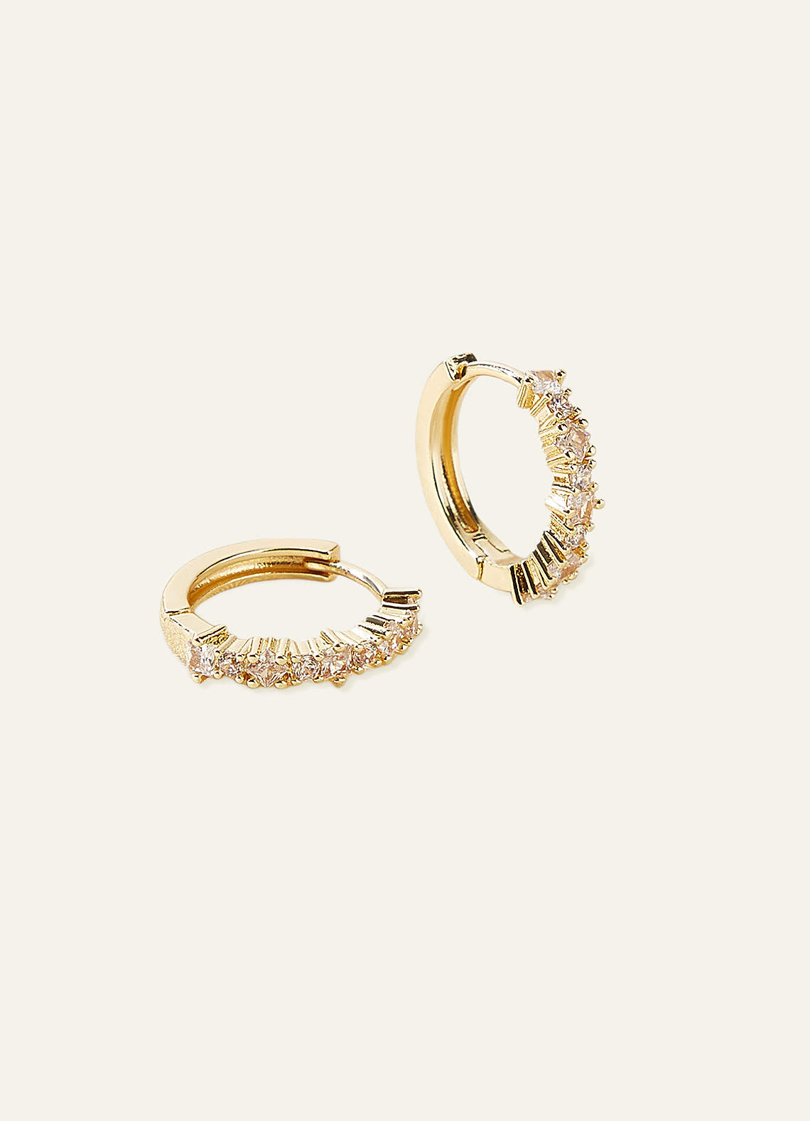 front Huggie Hoop Oorbellen met Strass
