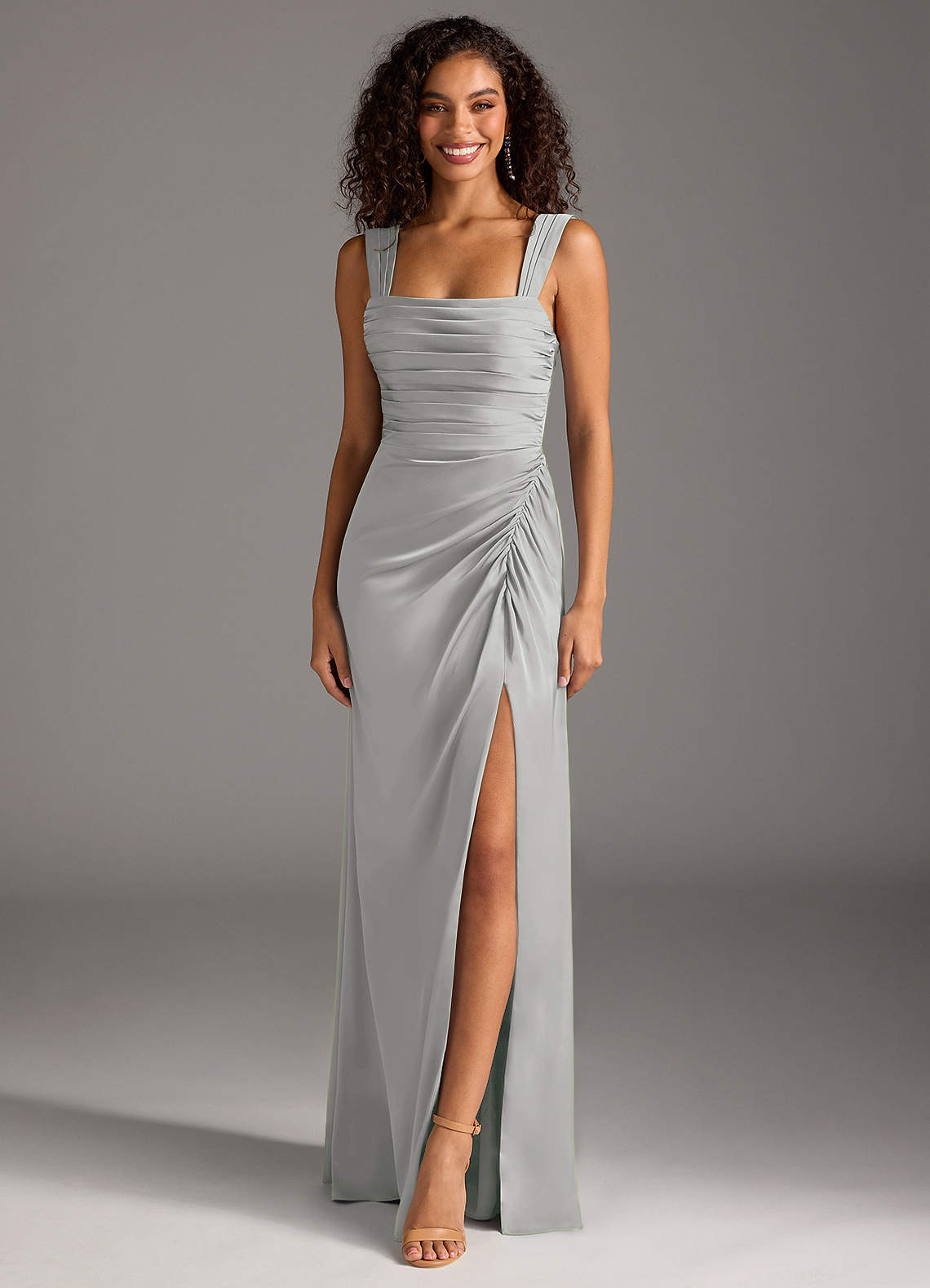 Vestido de dama de honor Azazie Jesaphine en color Plata Azazie