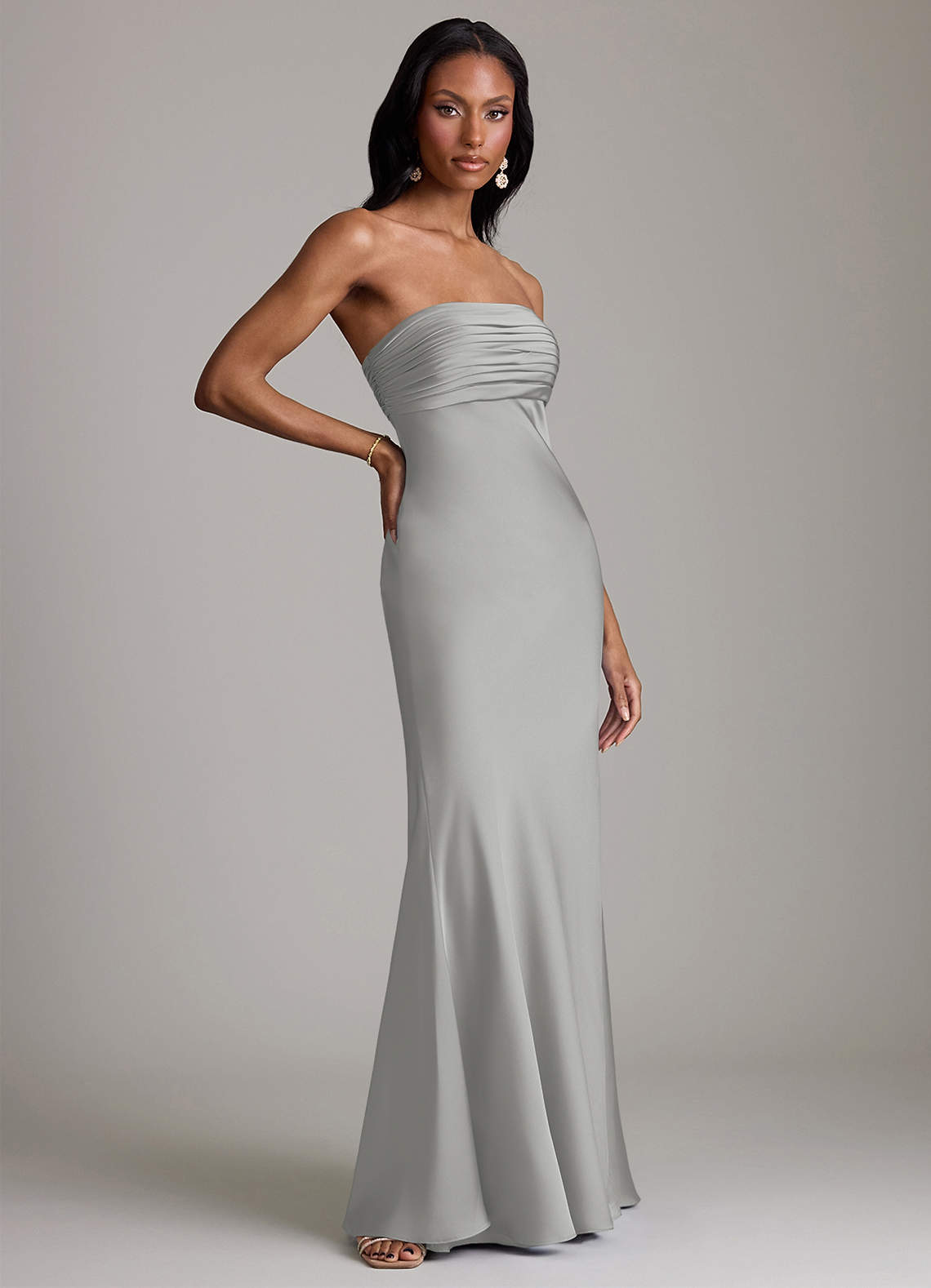 Azazie Saylor Brudtärnklänningar Klä av Sjöjungfru i Stretch Satin Axelbandslös Silver image3