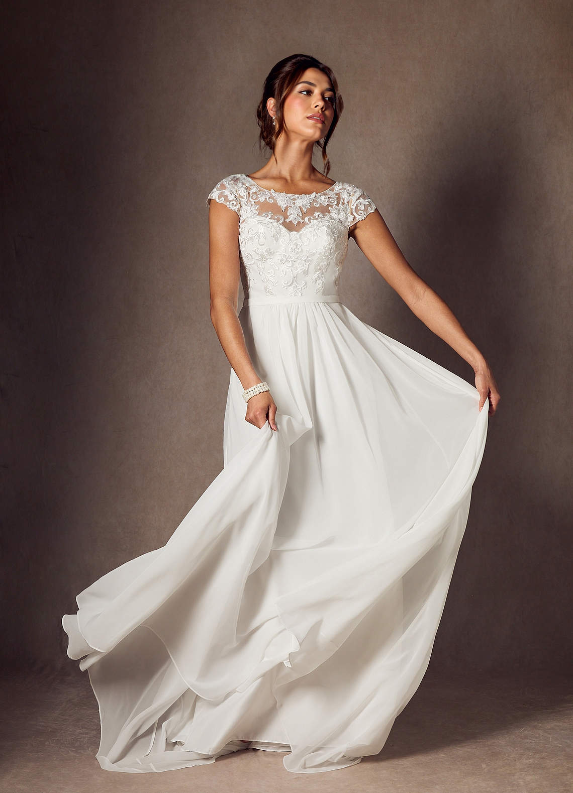 Azazie Brynslee Abiti da Sposa Abito A-Line in Chiffon con Scollo a U e Paillettes Bianco Diamante image6