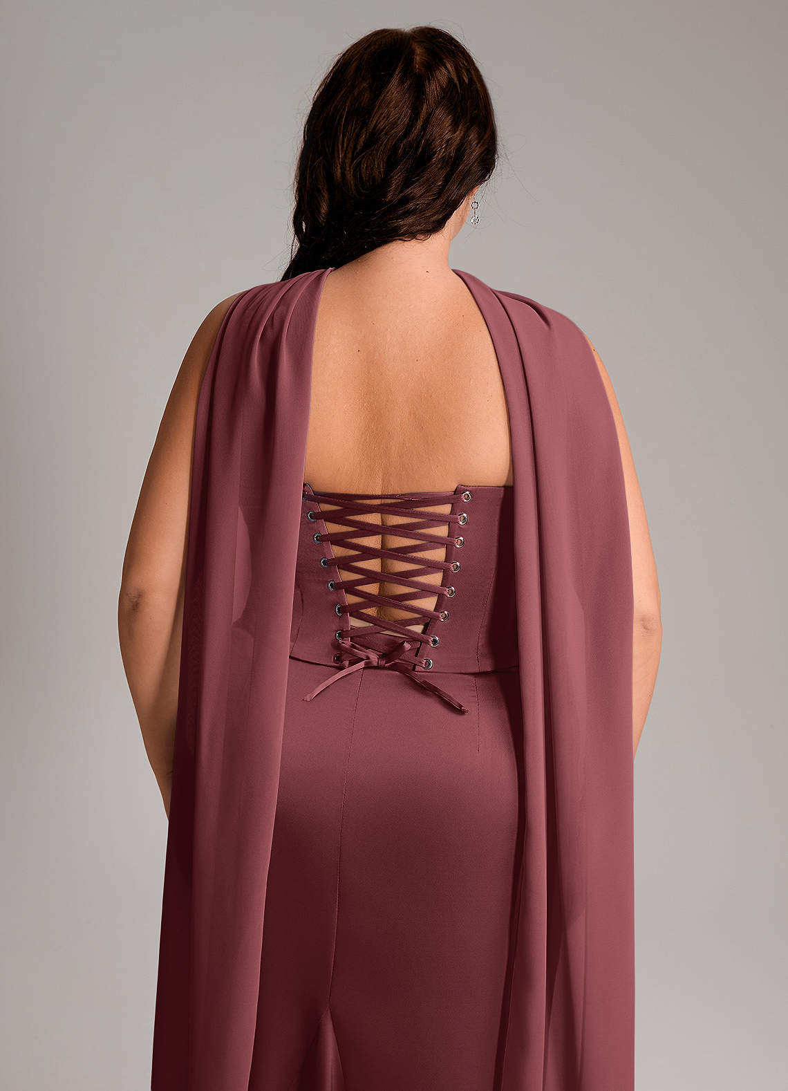 Azazie Sorrel Vestidos de damas de honor Vestido de Merlot de Satén Elástico de Corte Sirena Convertible con Sin tirantes image10