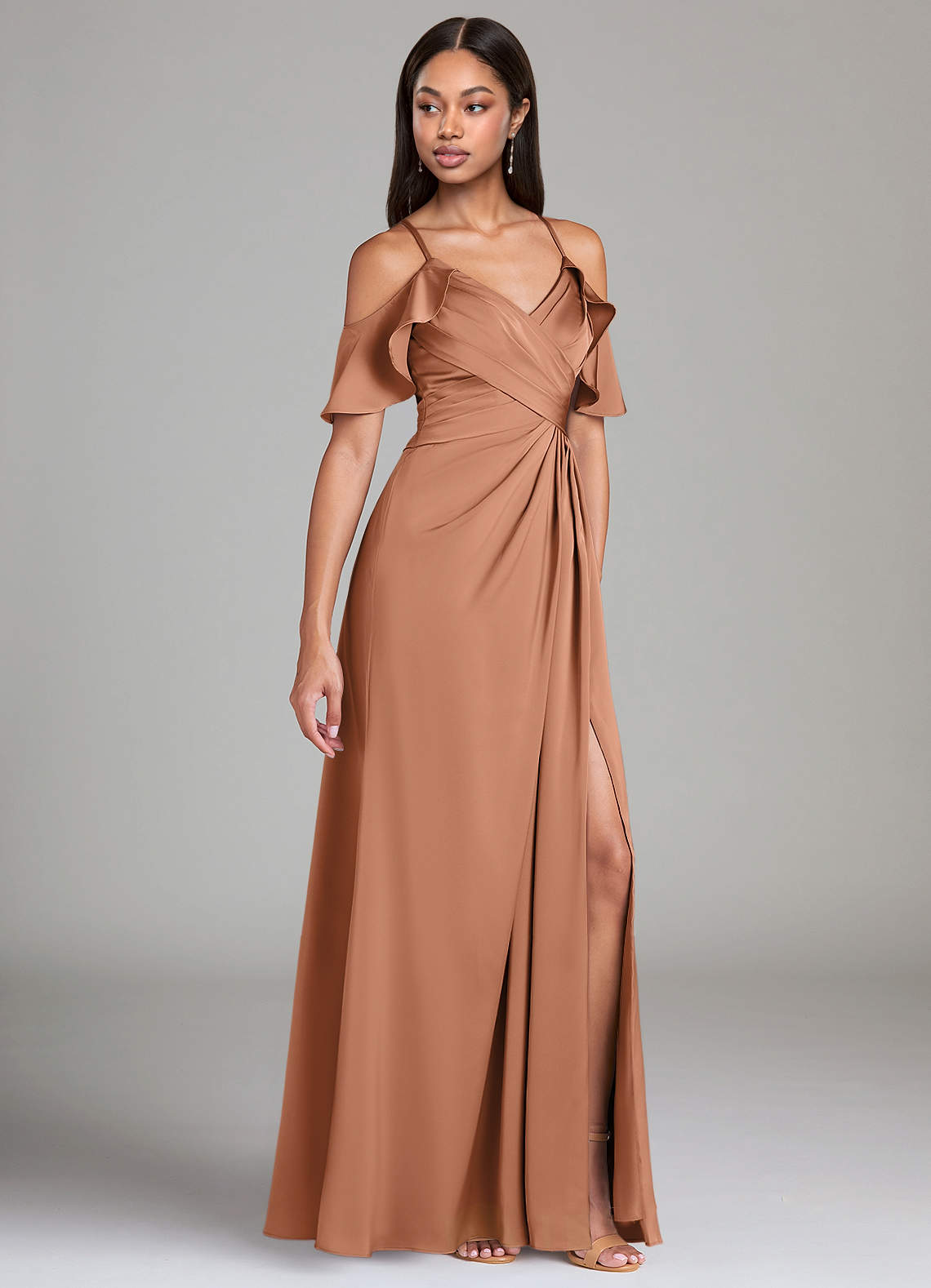 Azazie Dakota Abiti da Damigella Abito A-Line in Raso Elasticizzato a Spalla Scoperta Bronzo image1