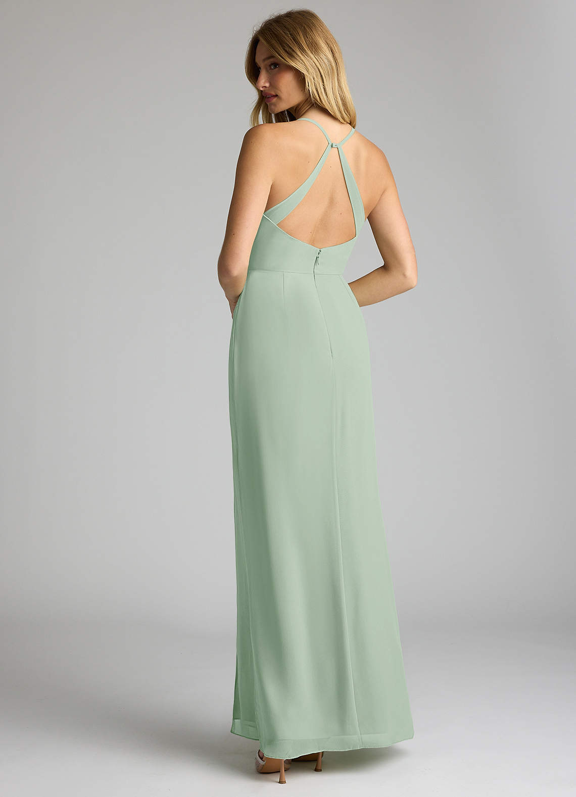 Azazie Becca Essayer des robes à la maison Robe Fourreau en Mousseline de soie Col en V Agave image5