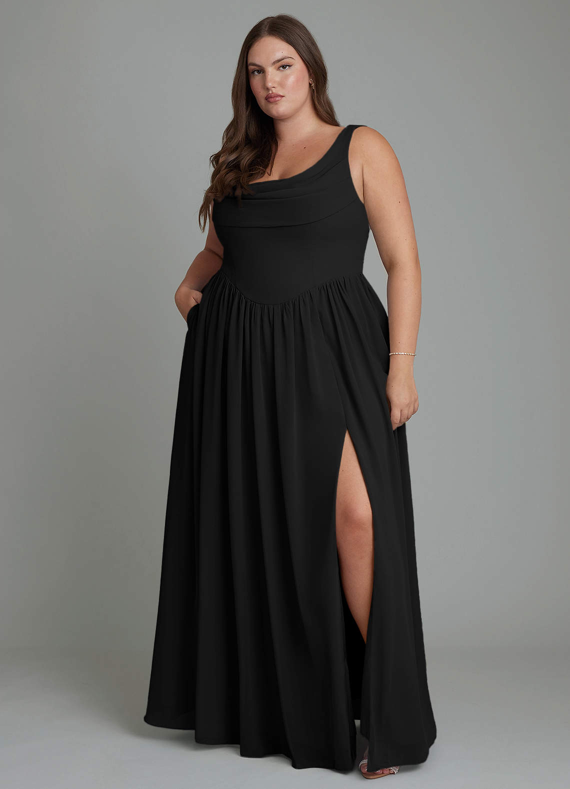Azazie Novi Vestidos de damas de honor Vestido Negro de Gasa de Línea A con Plisado image1