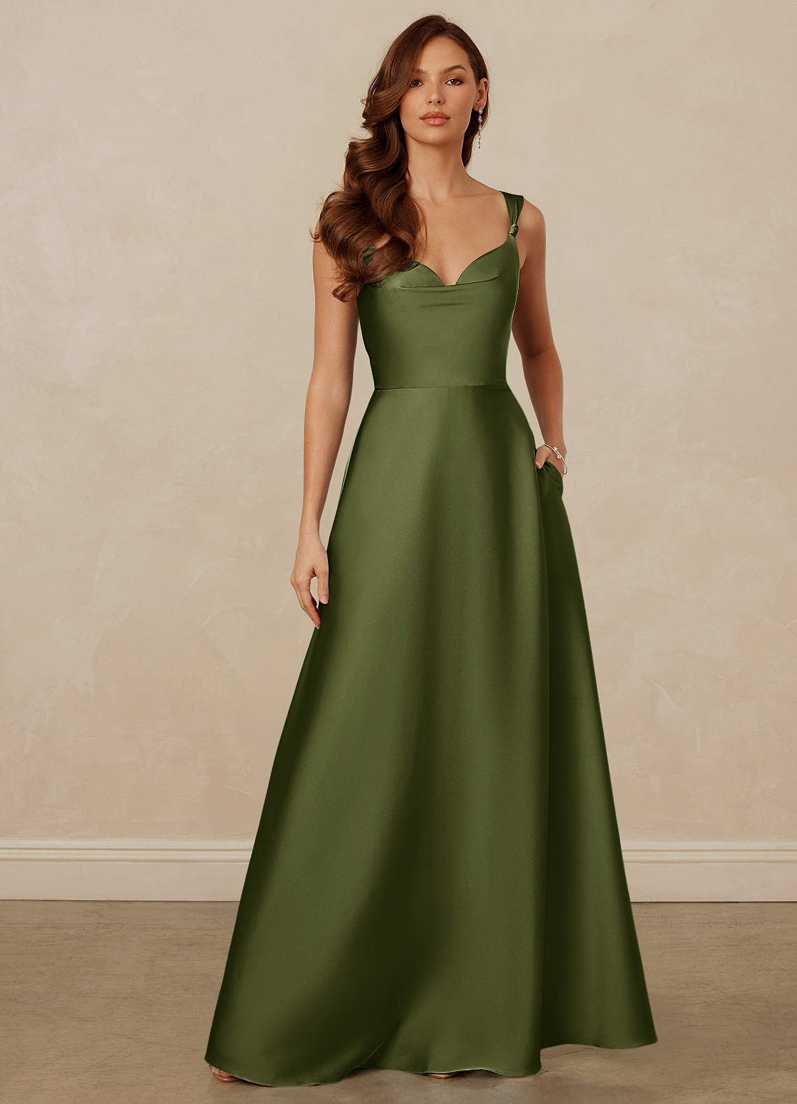Christian Siriano Bridal for Azazie 1001 Brautjungfernkleider A-Linie Herzausschnitt Stretch-Satin Kleid Olivgrün image1