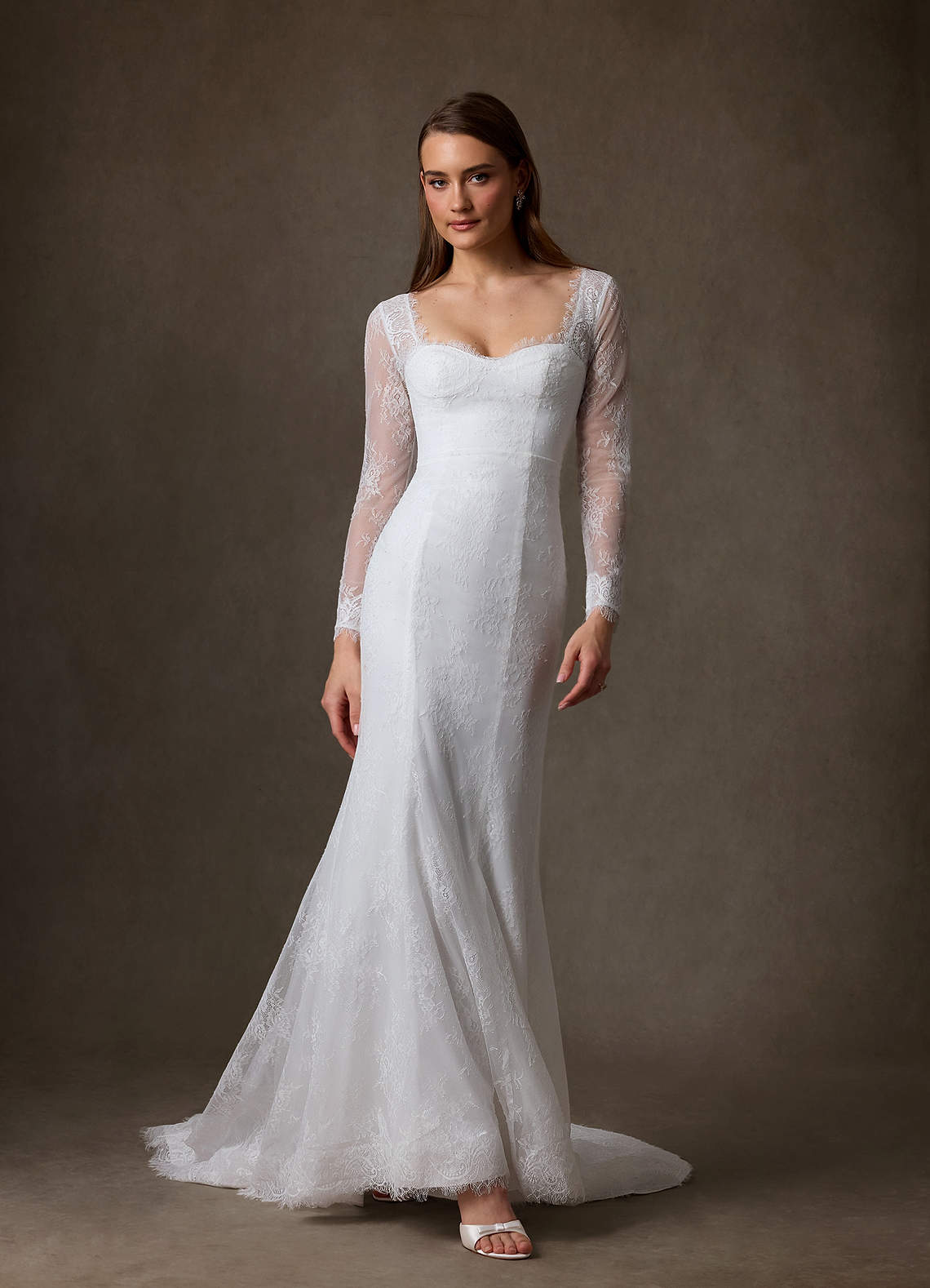 Azazie Briar Vestidos de noiva Vestido Diamante Branco de Renda de sereia com Decote em coração image6