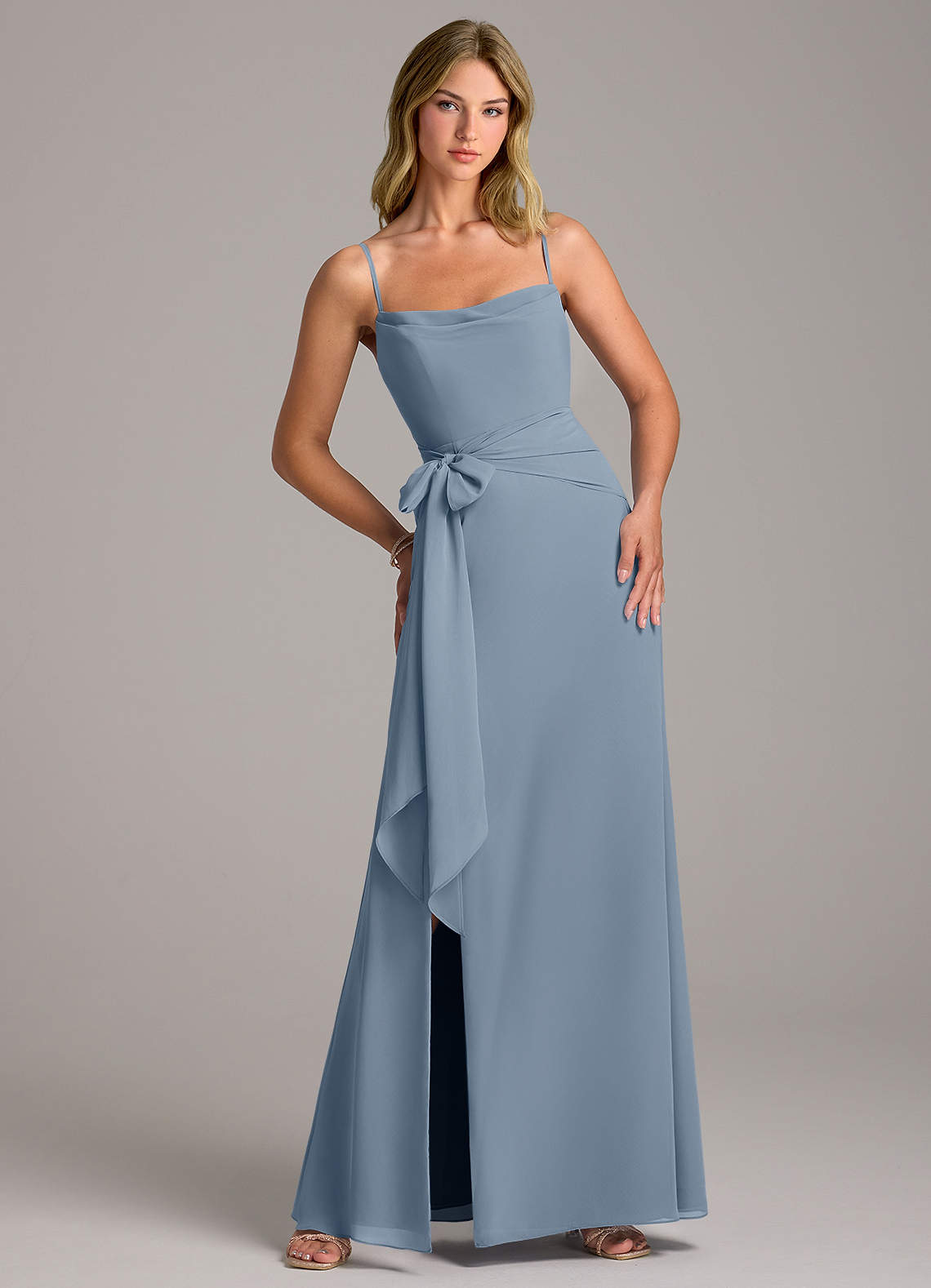 Azazie Tahlia Probar vestidos en casa Vestido de Azul Polvoriento de Gasa de Corte en A con Con cinturón image1