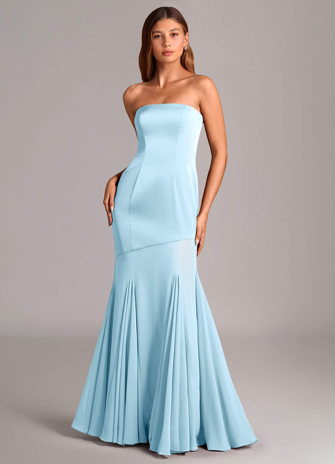 Azazie Uma Jurken voor bruidsmeisjes Converteerbaar Jurk van Chiffon met Zeemeermin Strapless Hemelsblauw image1