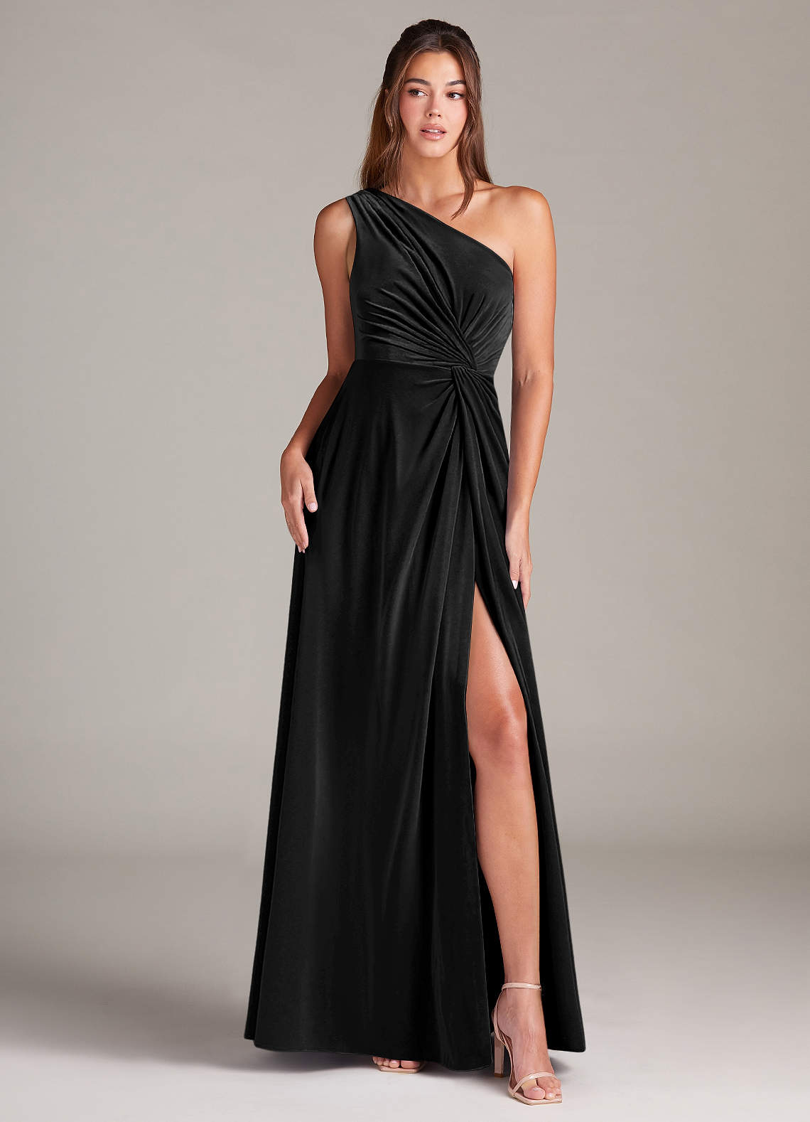 Azazie Brooke Vestidos de damas de honor Vestido de Negro de terciopelo de Corte en A con Hombro unilateral image1