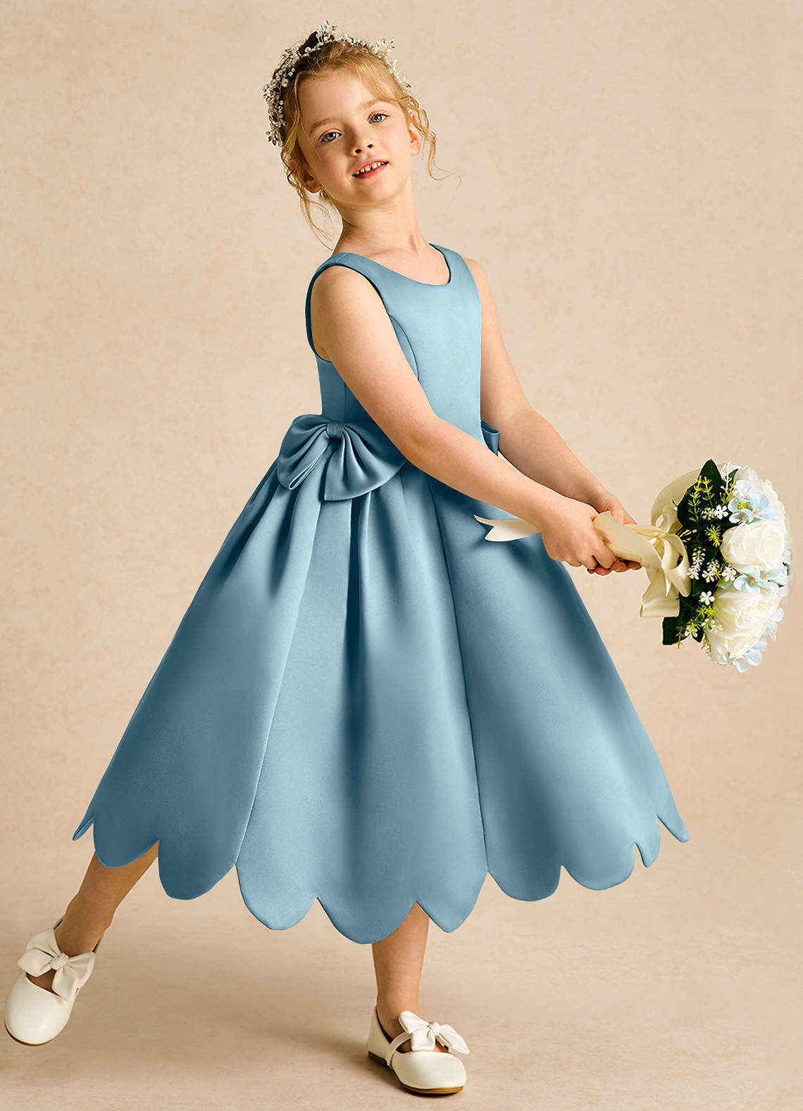 Azazie Macaroon Blumenmädchenkleider Ballkleid Schleifen Matte Satin Kleid Stimmungsvolles Blau image1