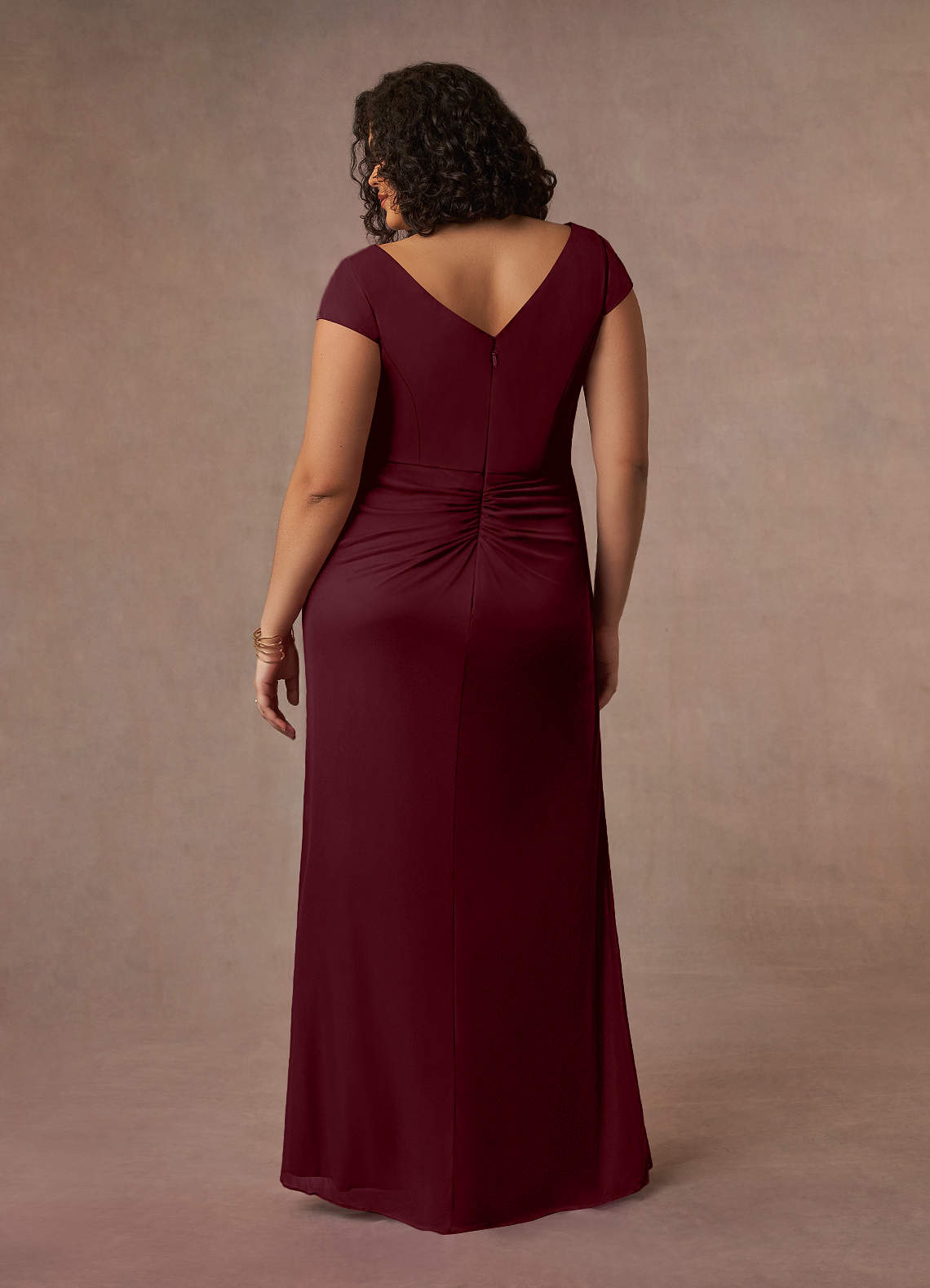 Azazie Roya vestidos de madre de la novia Vestido de Cabernet de Malla de Sirena con Cuello en V plisado image9