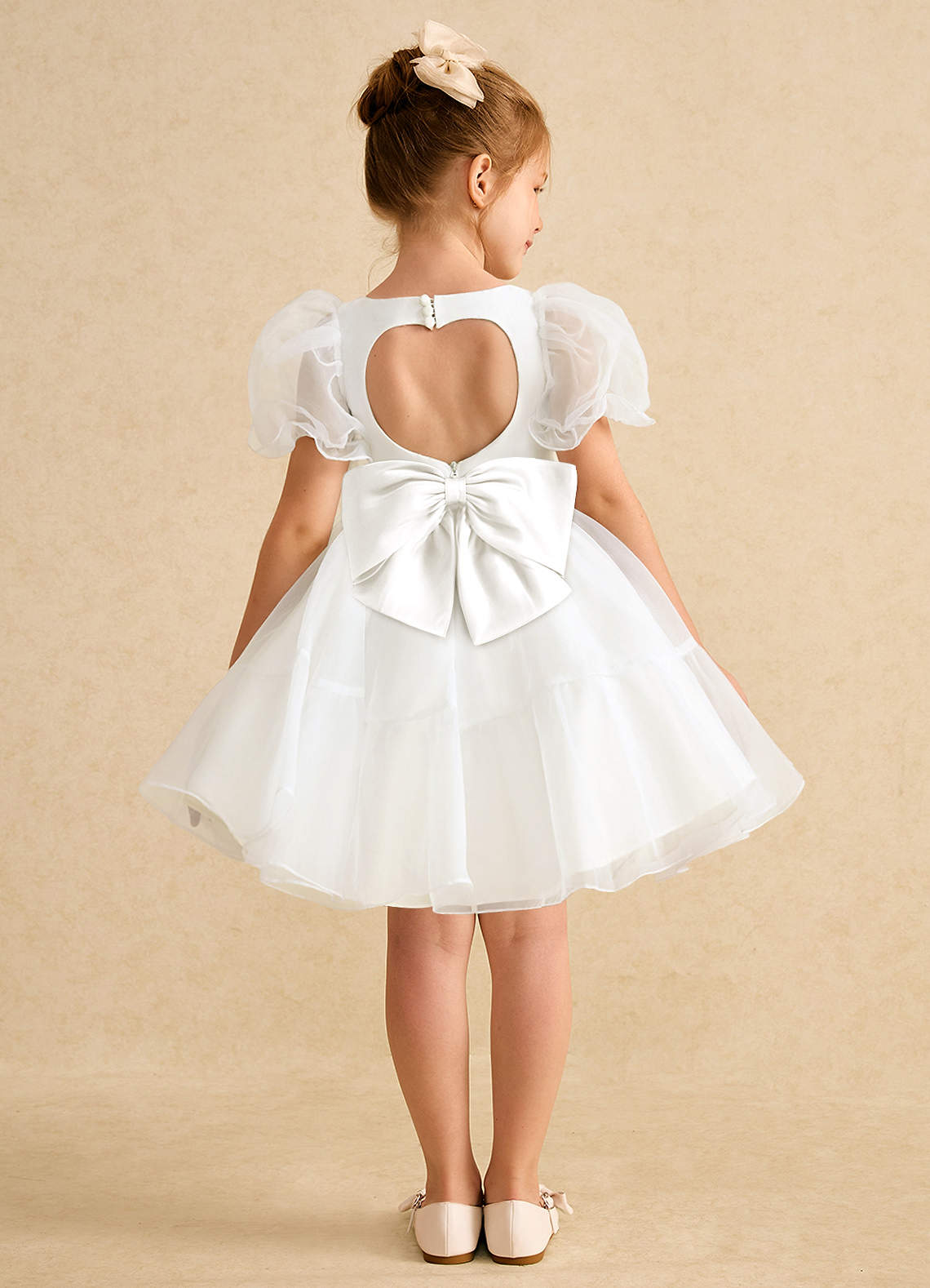 Azazie Debbie vestidos de niña de las flores Vestido de Marfil de Organza de Princesa con Escote de Corazón image1