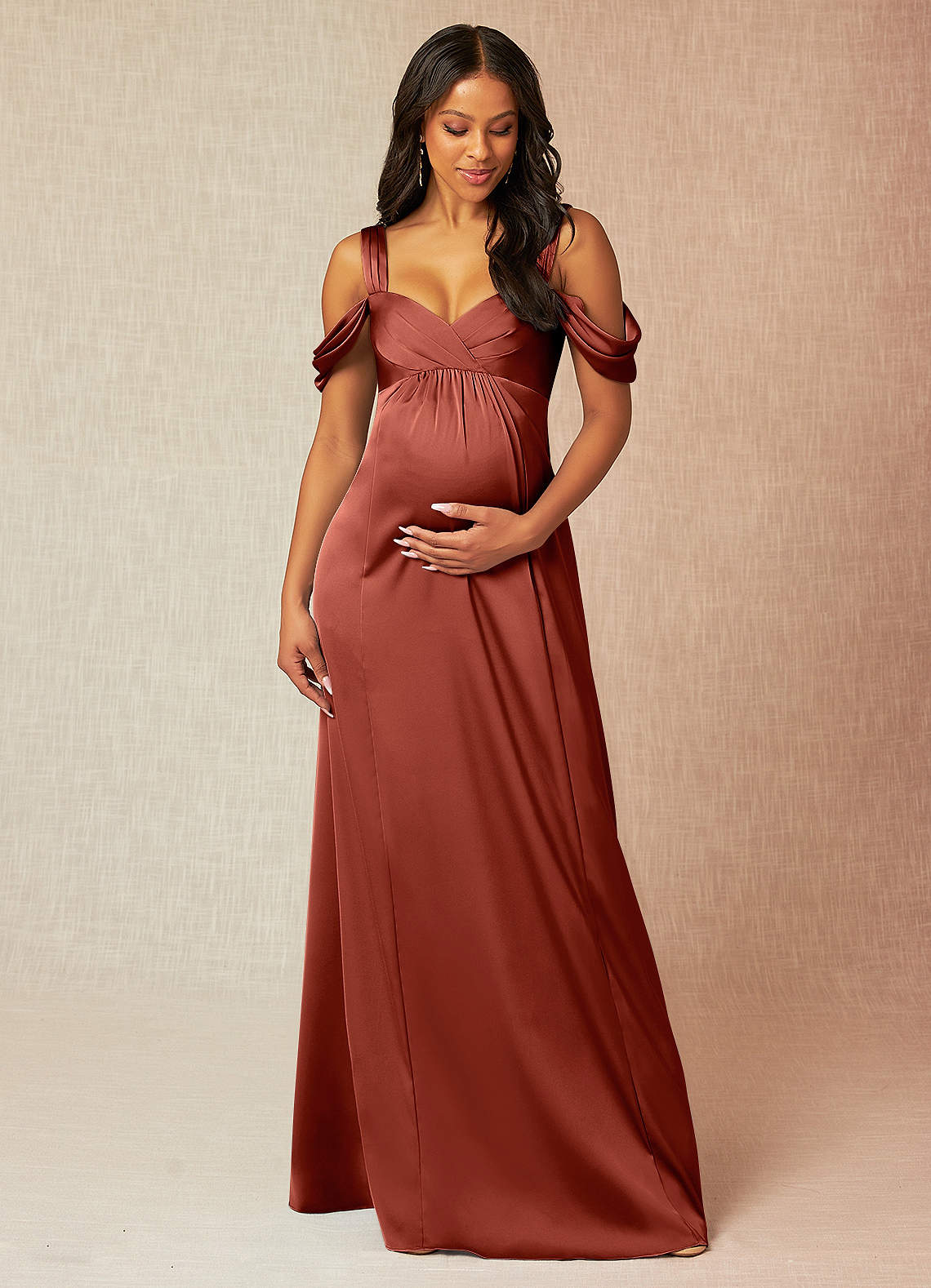 Azazie Rhea vestidos de dama de honor de maternidad Vestido de Corte En A Off The Shoulder Plisado Hasta el suelo Satén Elástico image1