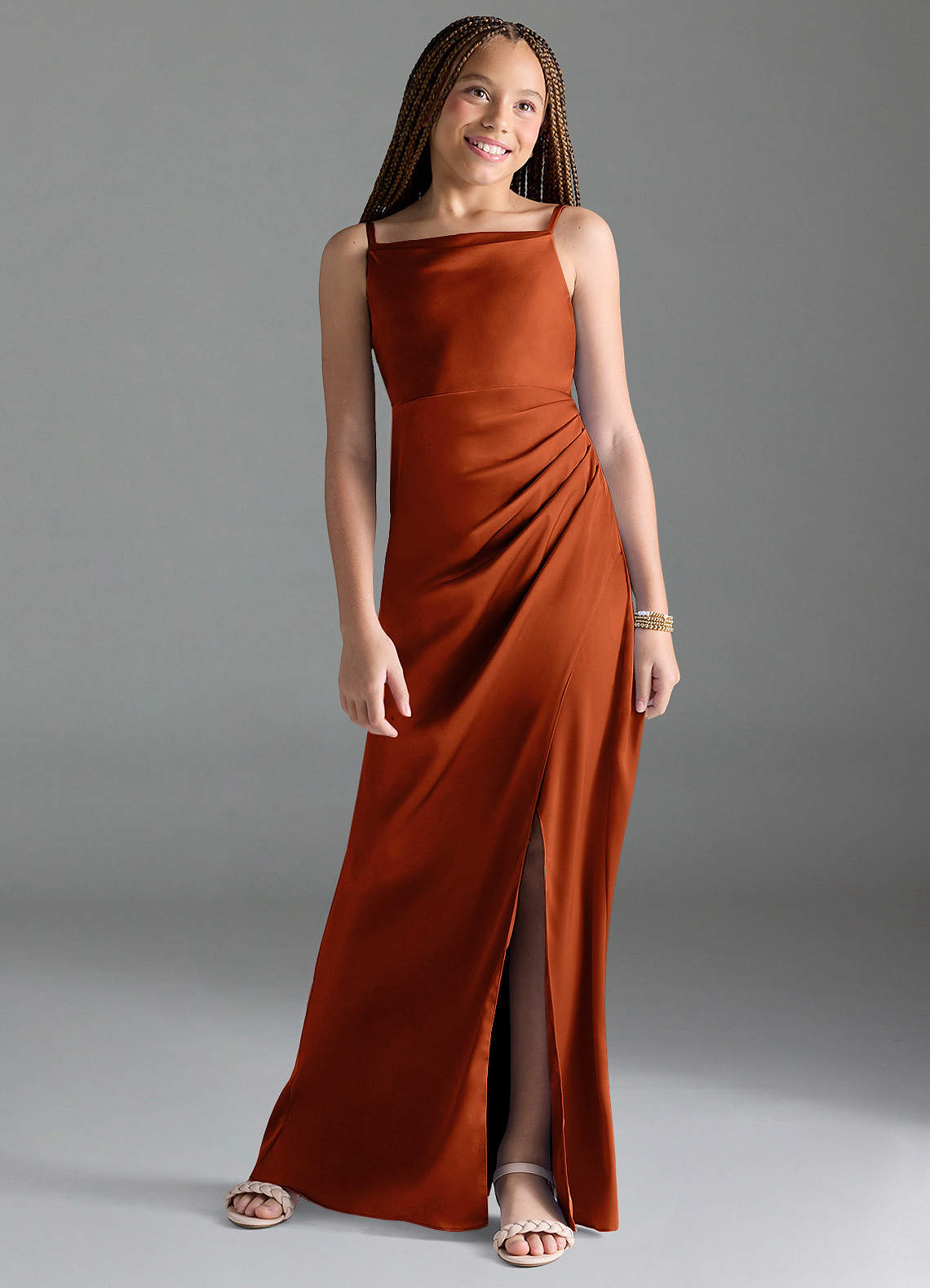 Azazie Leonis Junior Vestido Páprica de Cetim elástico de Linha A com Plissado image1