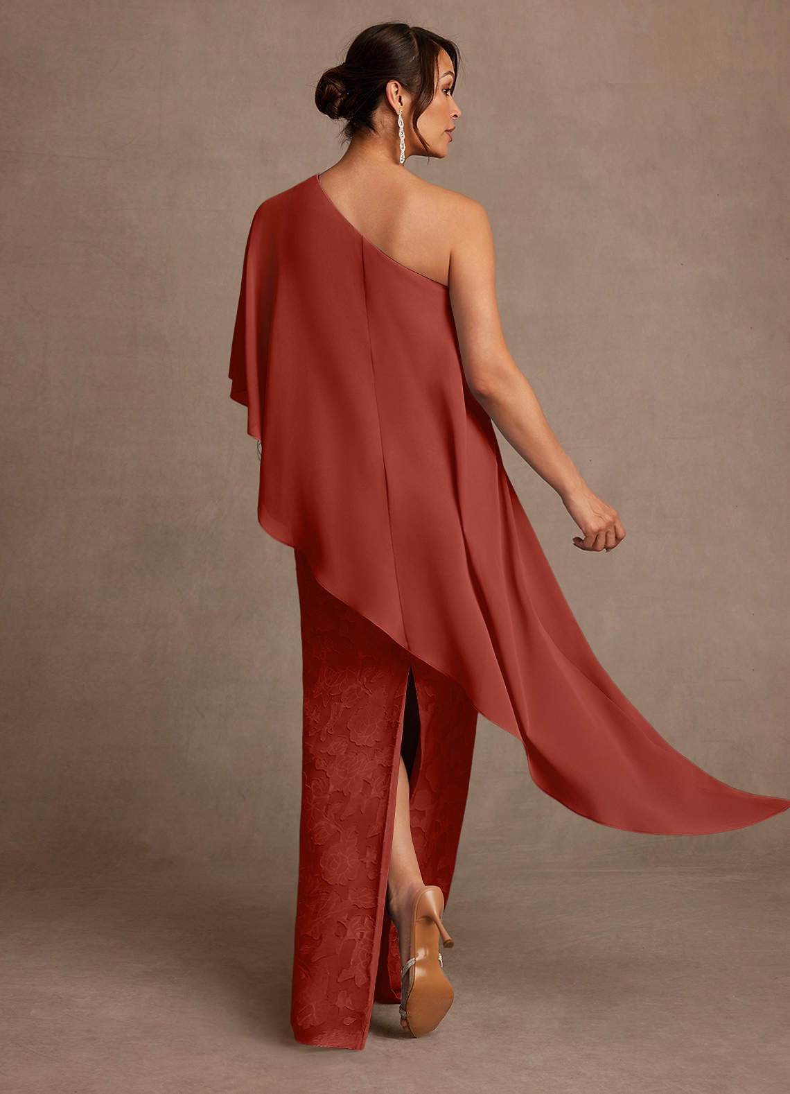 Azazie Wilma Mère de la mariée Robes Robe Fourreau en Blumen-Burnout Une épaule Terracotta image3