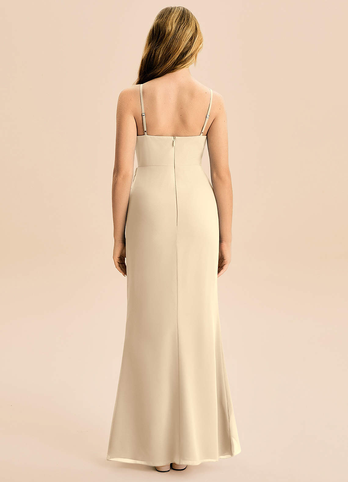 Azazie Buzzy Junior Robe Fourreau en Mousseline de soie Plissée Champagne image4