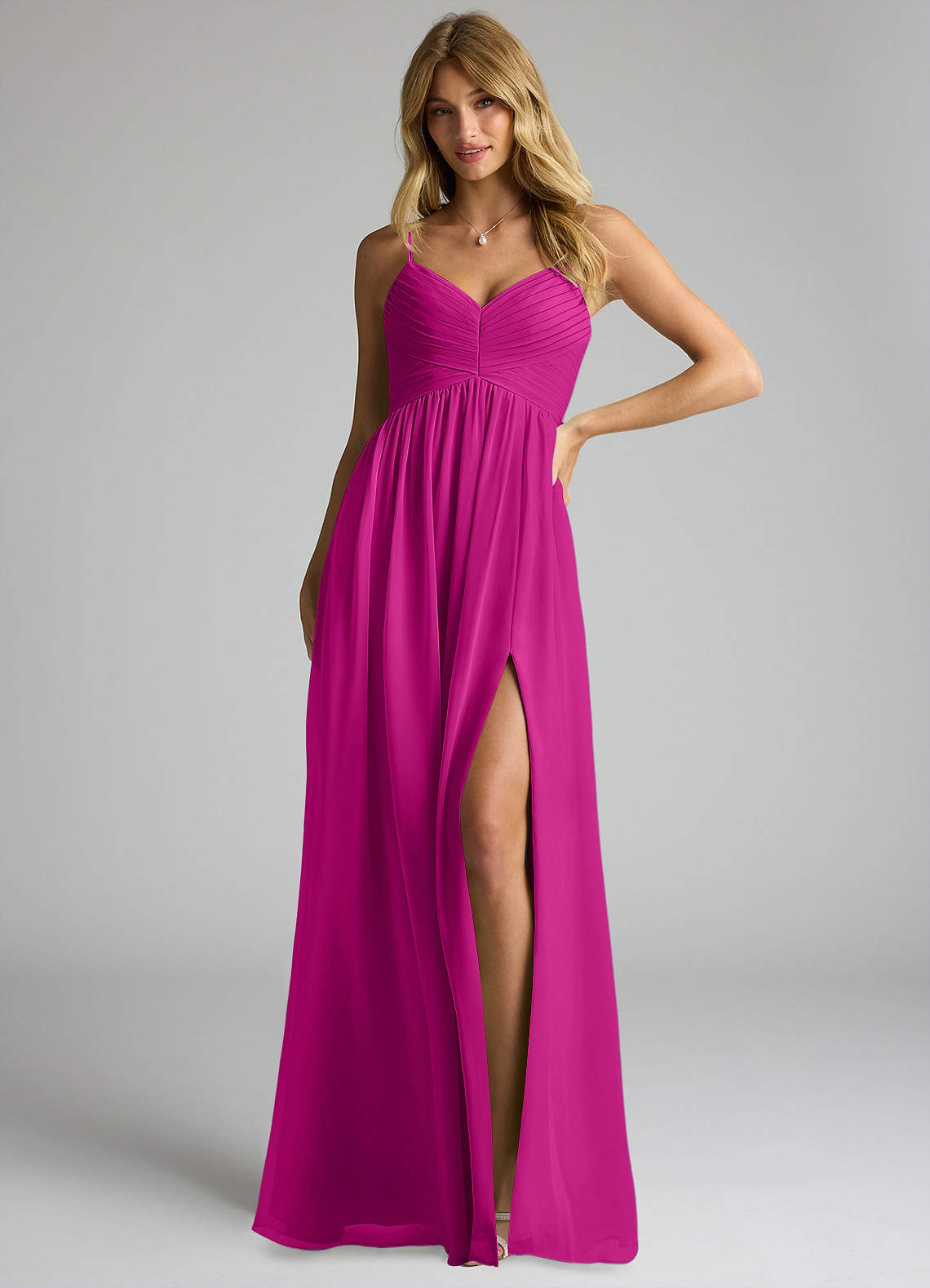 Azazie Alia Vestidos de damas de honor Vestido de Fucsia de Gasa de Corte en A con Plisado image1
