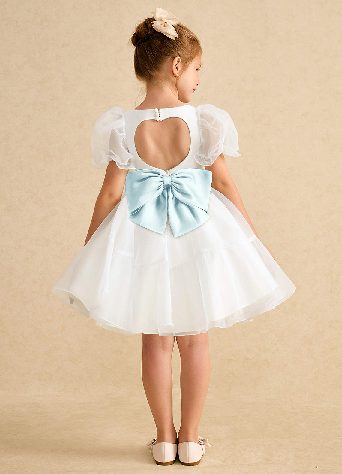 Azazie Debbie vestidos de niña de las flores Vestido de Marfil Vidrio Marino de Organza de Princesa con Escote de Corazón image1