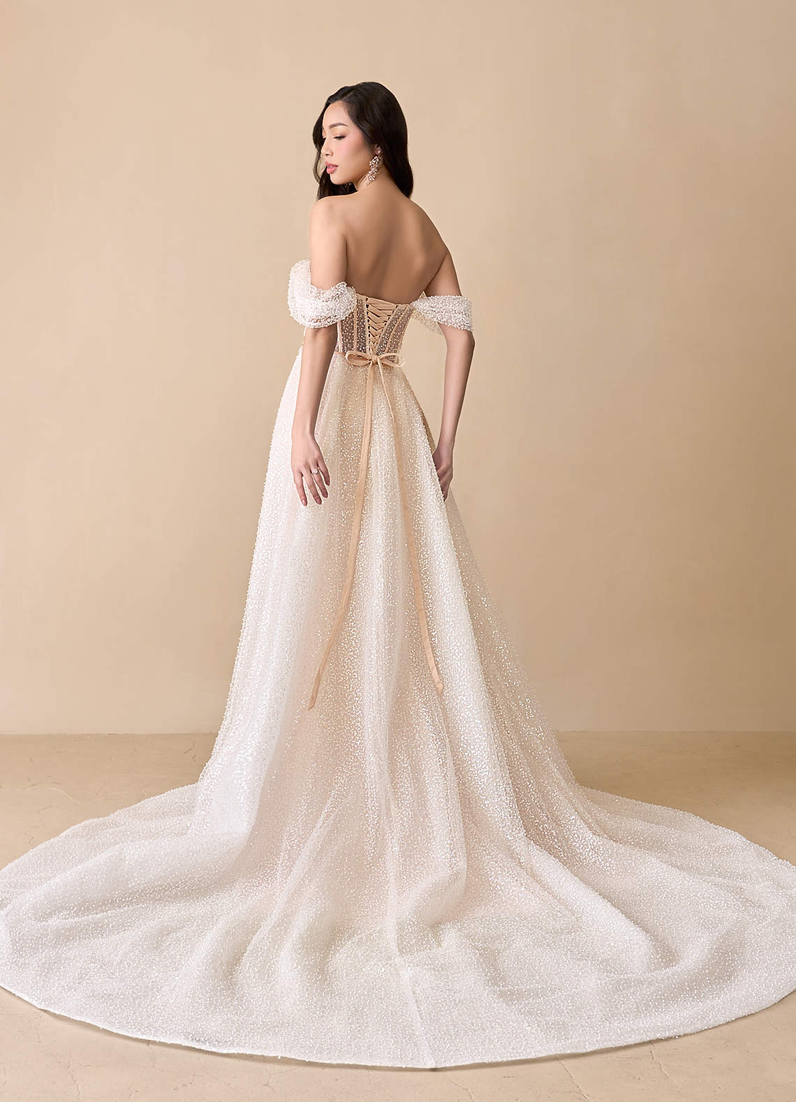 Azazie Eos Vestidos de noiva Vestir Diamante Branco Rosa Inglesa de Miçangas de sereia com Fora do ombro image2