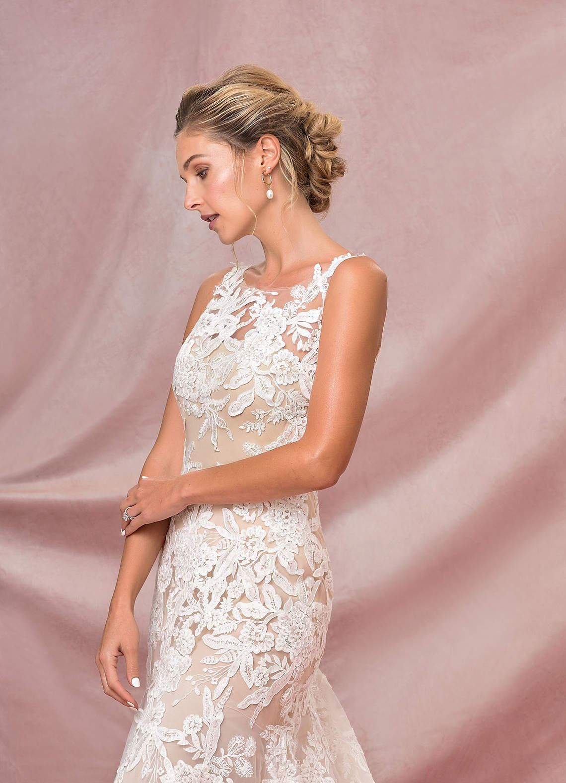 Azazie Judith Vestidos de novia Vestido de Blanco Diamante Nude de Tul de Corte Sirena con Lentejuela image6