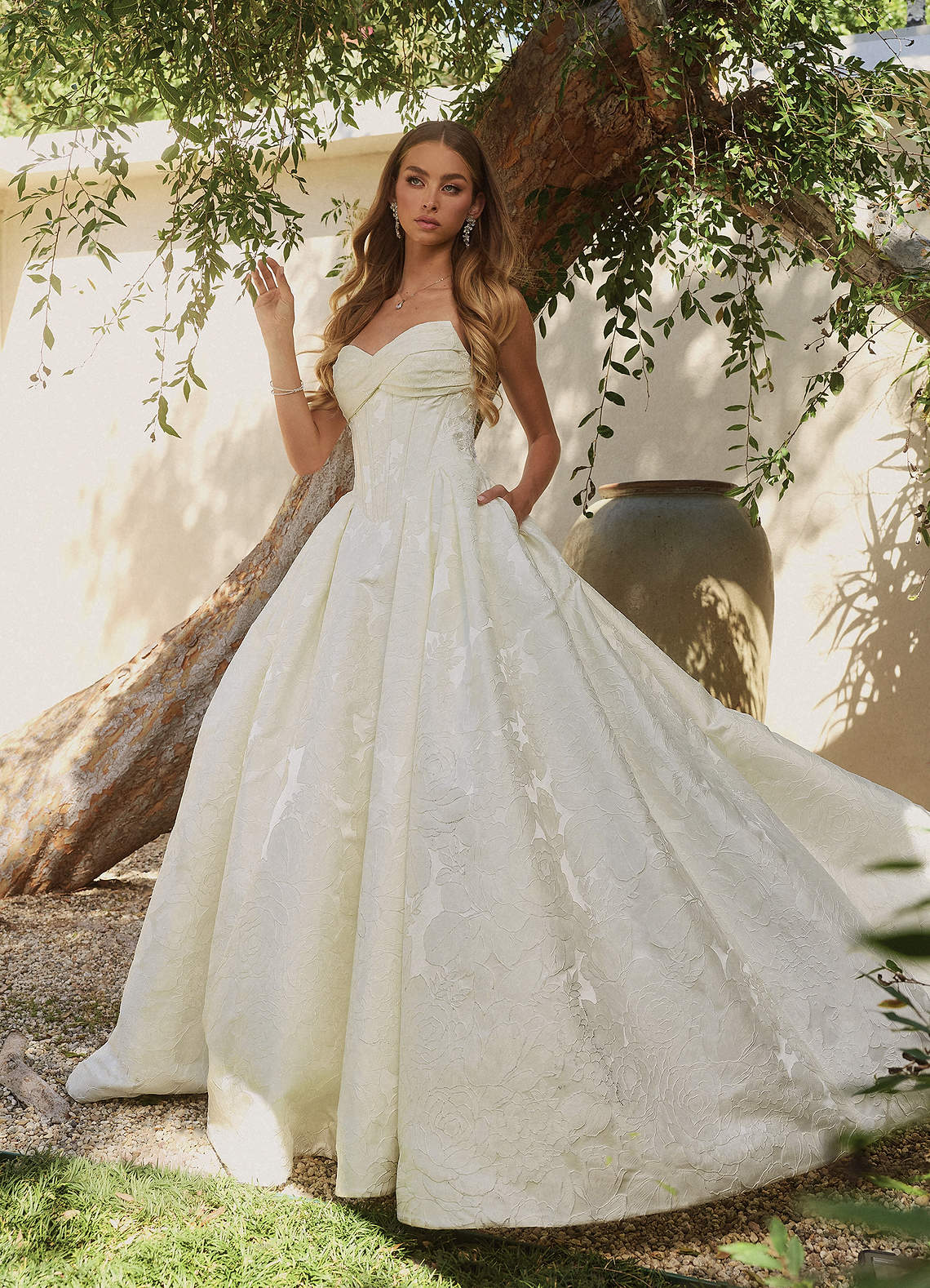 antique white wedding dress Vintage Dresses for Retro Elegance rosette bow Antique White Modest Wedding Dress