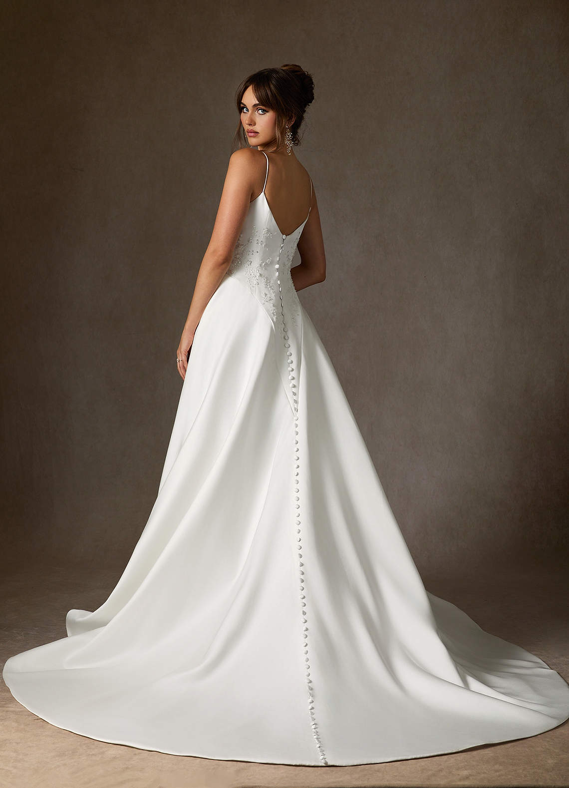 Azazie Emberlyn Vestidos de noiva Vestir Diamante Branco de Cetim Dupla Face de Linha A image1