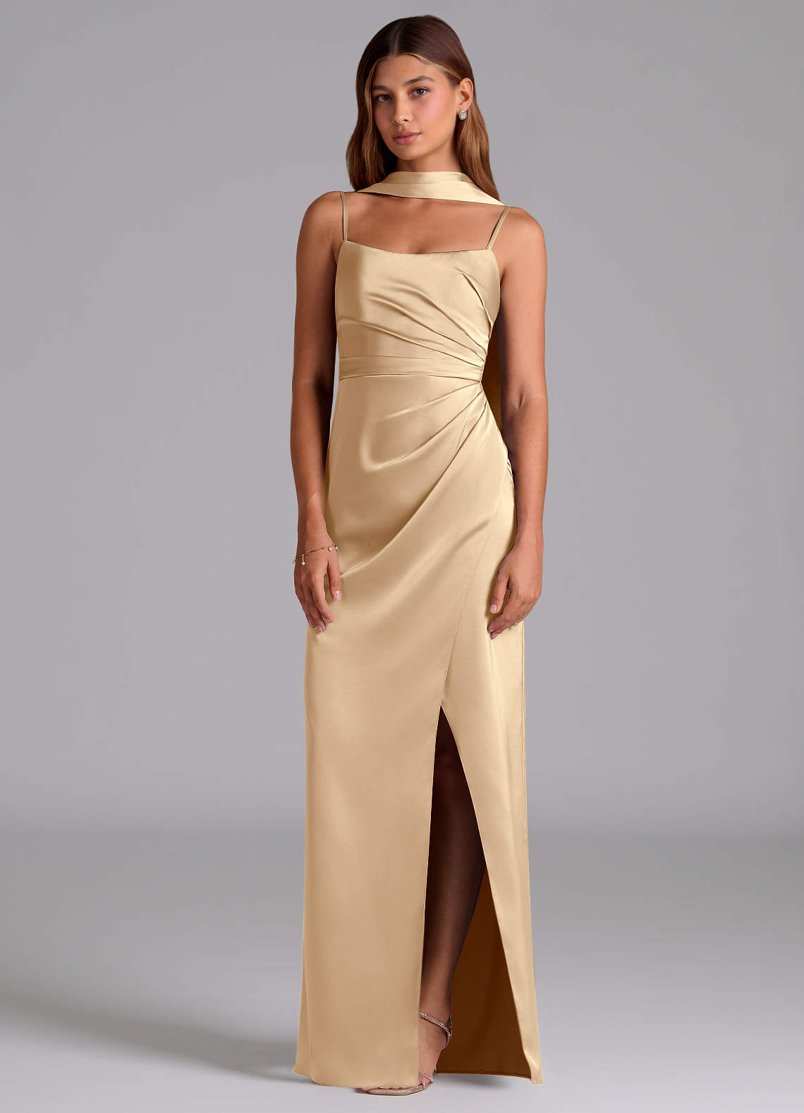 Azazie Calandra Robes de demoiselle d'honneur Robe Trapèze en Satin extensible Plissée Champagne image2