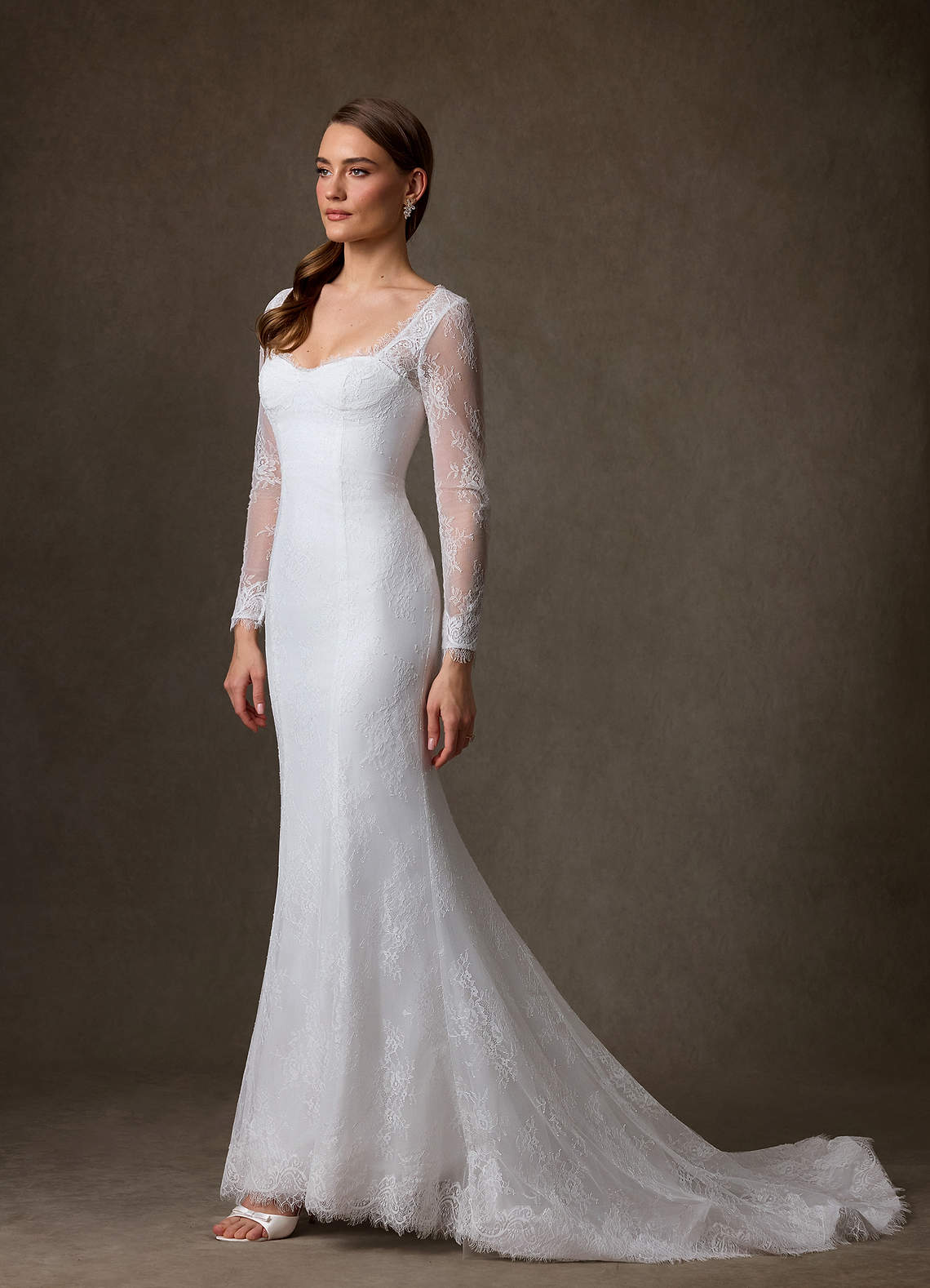 Azazie Briar Vestidos de noiva Vestido Diamante Branco de Renda de sereia com Decote em coração image2