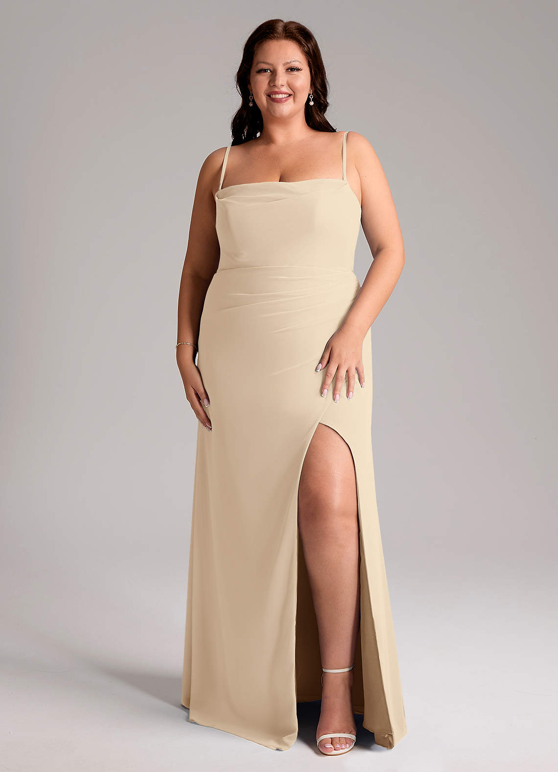 Azazie Leonis Abiti da Damigella Abito Convertibile Tubino in Chiffon Senza Cinturino Champagne image1