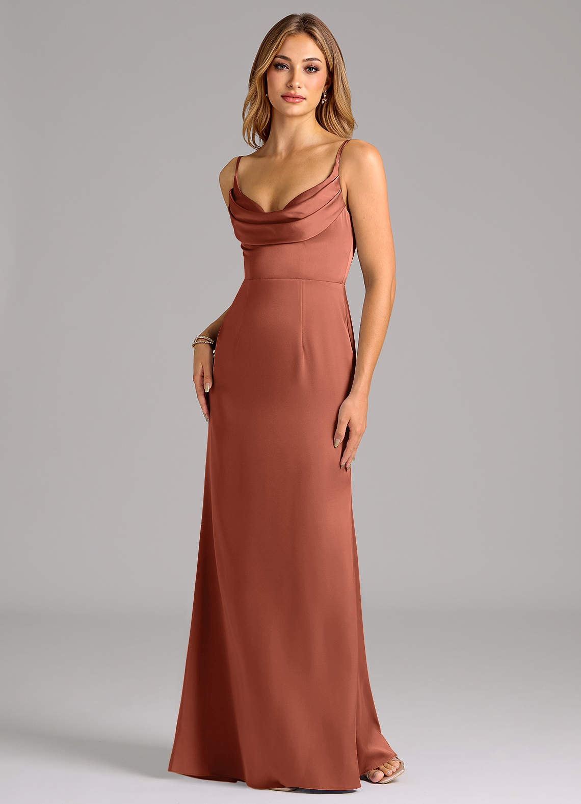 Azazie Aimee Vestidos de damas de honor Vestido de Arcilla de Satén Elástico de Corte en A con Escote de Corazón image1