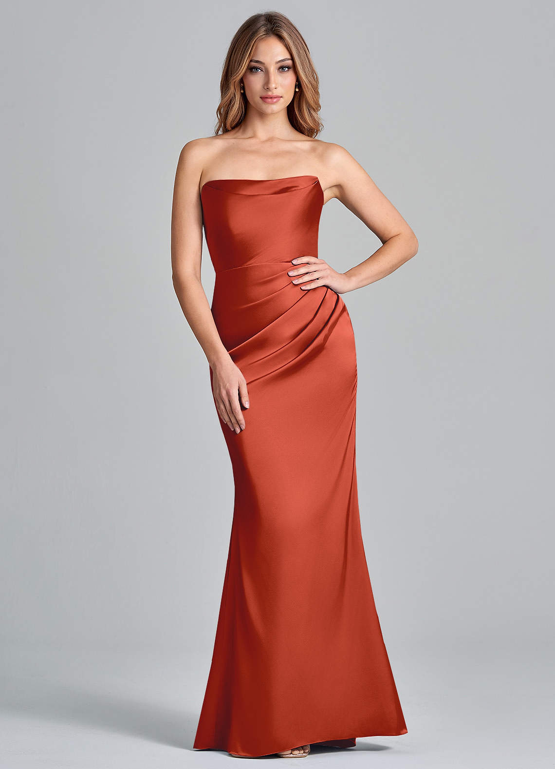 Azazie Olea 신부 들러리 드레스 인어 스트랩리스 스트레치 새틴 바닥 길이 드레스 image1