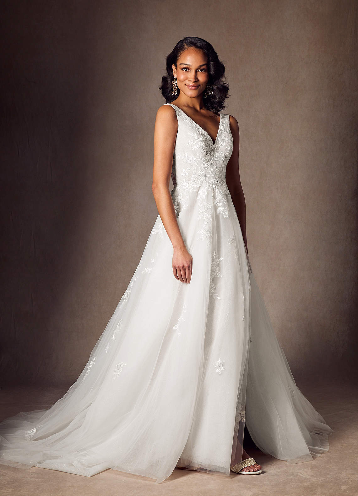ワタベ(GD-148)オフホワイトAラインドレス Azazie Joie Diamond White A-Line V-Neck Sequins Tulle Dress Ready