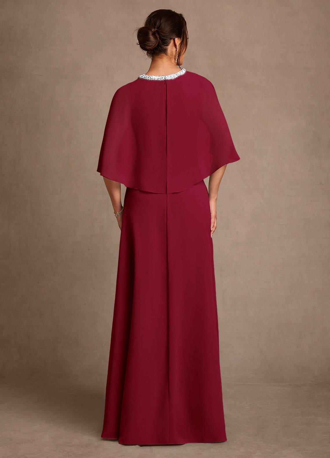Azazie Winnifred Vestidos para mãe da noiva Vestido Borgonha de Chiffon de Linha A com Com Missangas image2