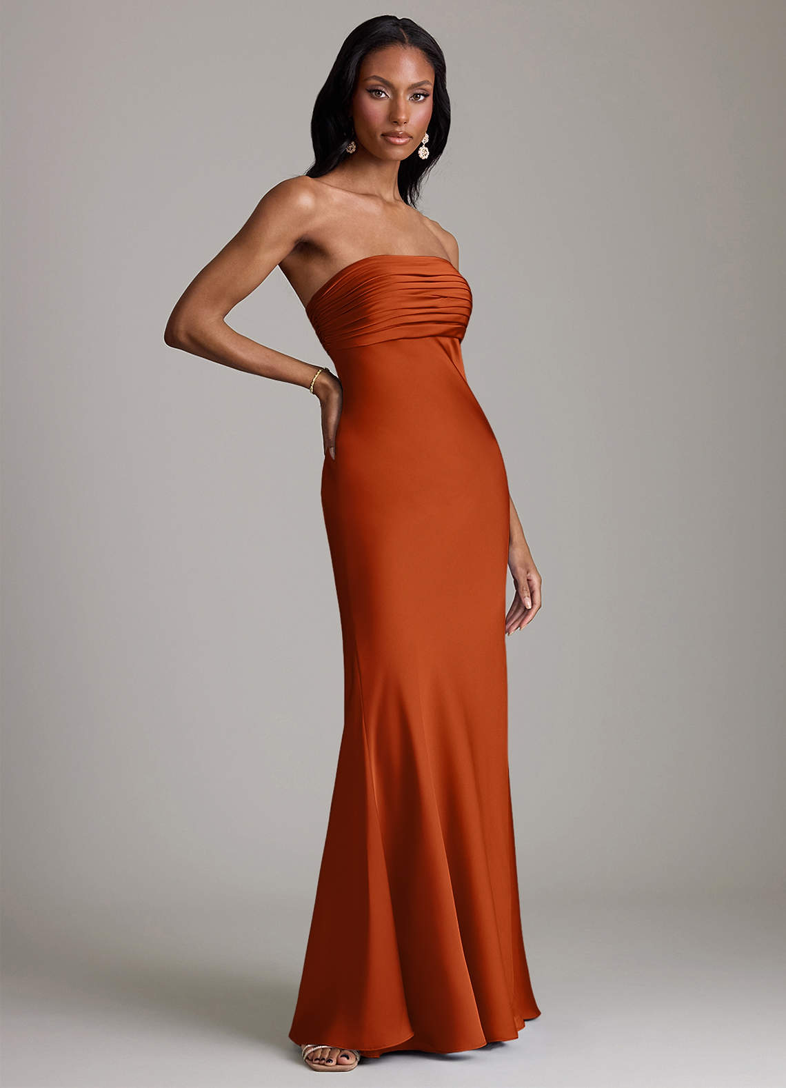 Azazie Saylor Vestidos de damas de honor Vestido de Naranja Quemada de Satén Elástico de Corte Sirena con Sin tirantes image3