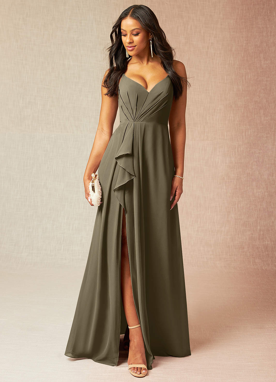 Azazie Kyedae Jurken voor bruidsmeisjes Jurk van Chiffon met A-Lijn V-hals geplooid Wilgengroen image1