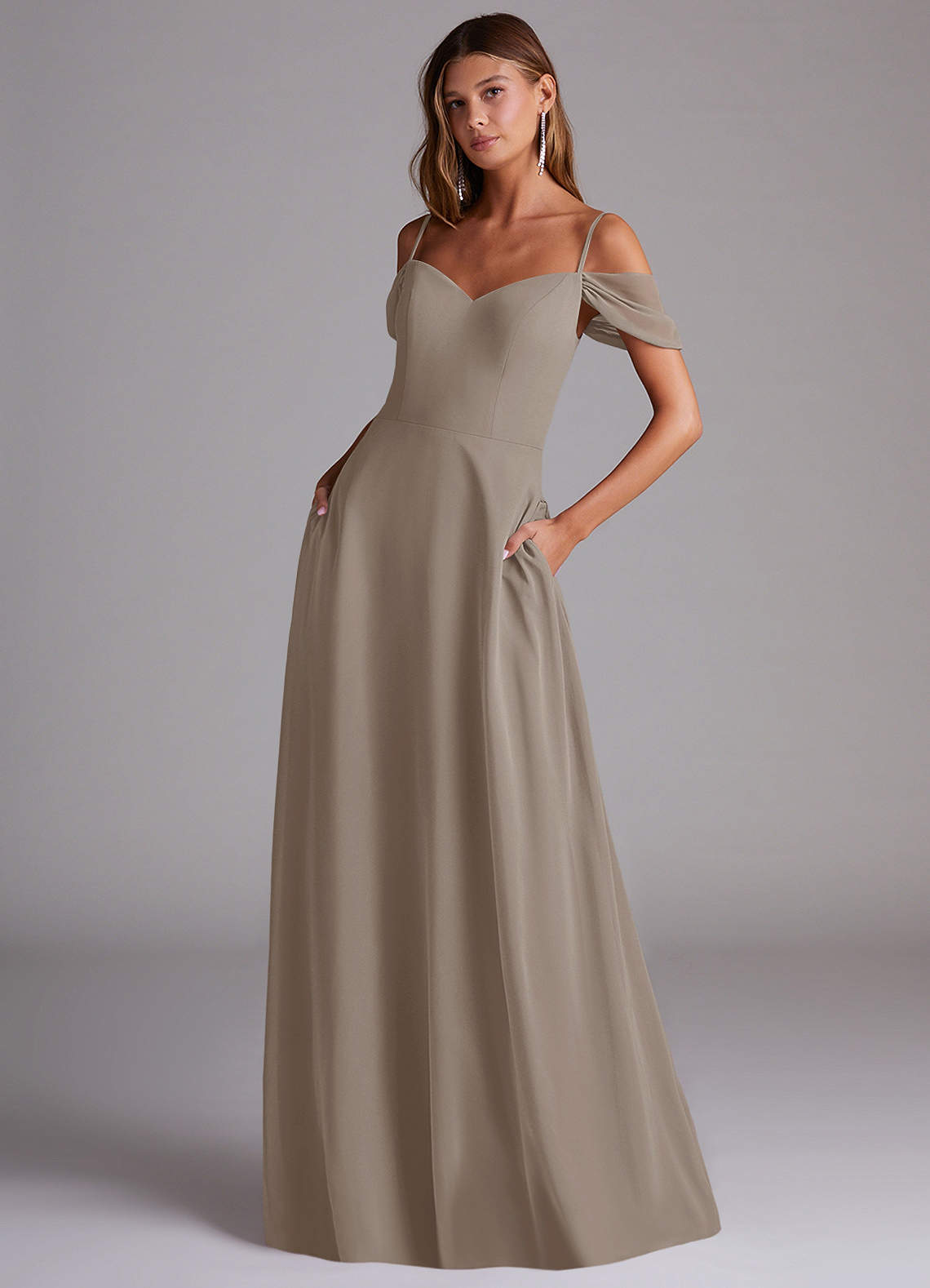Azazie Marley Brautjungfernkleider Wandelbar A-Linie Schulterfrei Chiffon Kleid Taupe image1