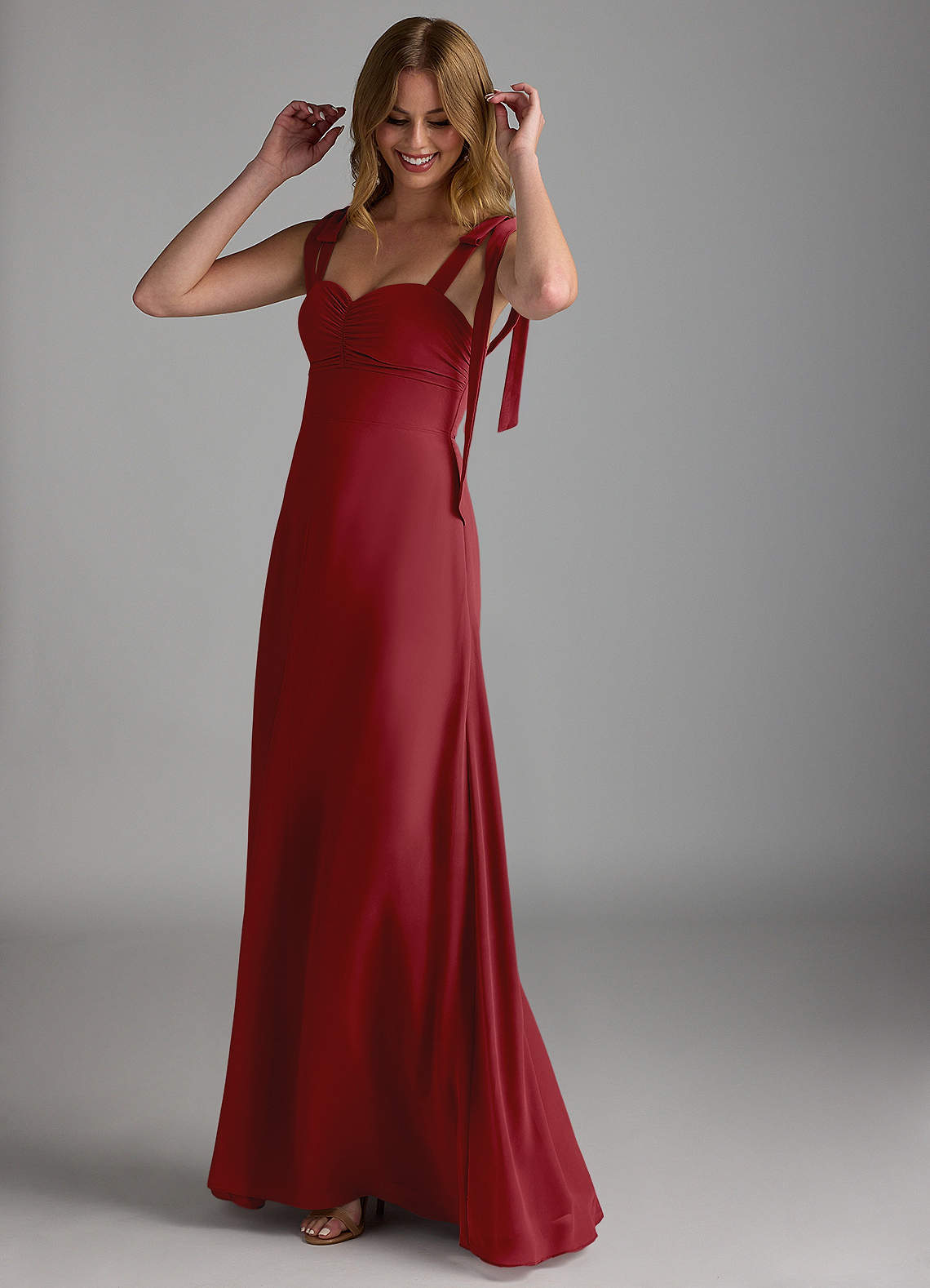 Azazie Lizet Brautjungfernkleider A-Linie Herzausschnitt Chiffon Kleid Granatapfelrot image1