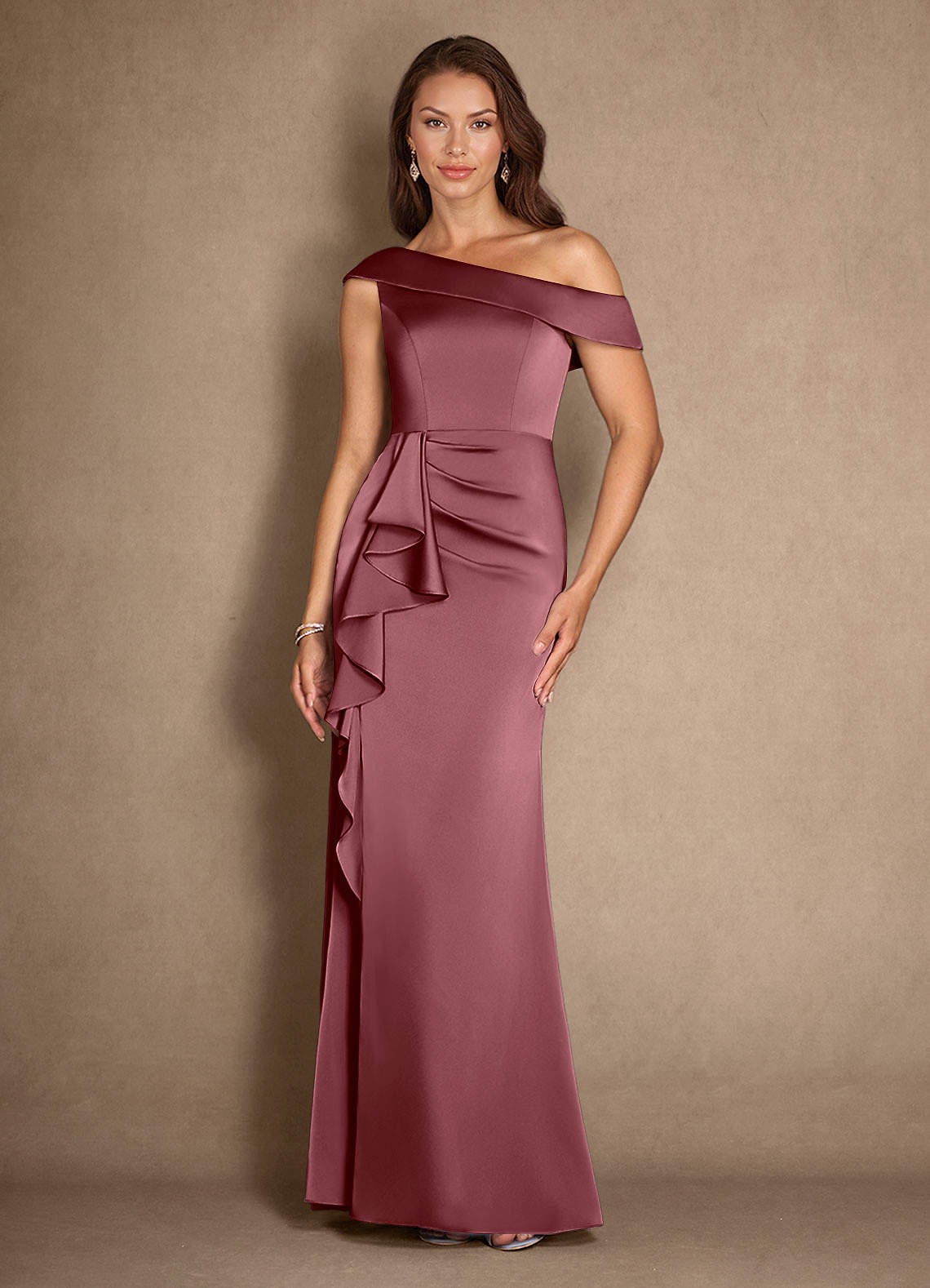 Azazie Hamptons vestidos de madre de la novia Vestido de Rosa Del Desierto de Satén Elástico de Corte En A con Plisado image1