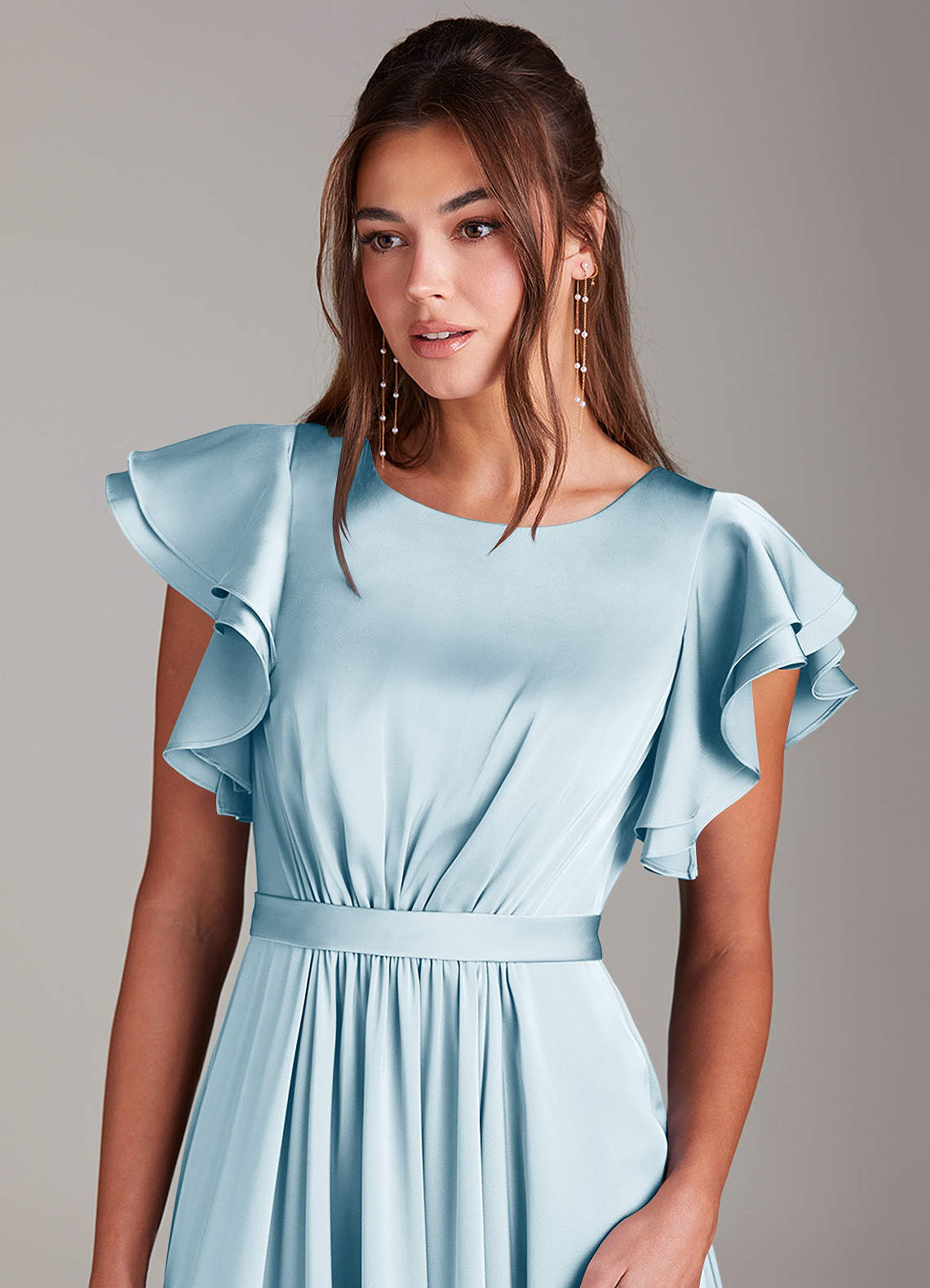 Azazie Daphne Vestidos modestos de dama de honra Vestido Linha A Ruched Comprimento do chão Cetim elástico image4