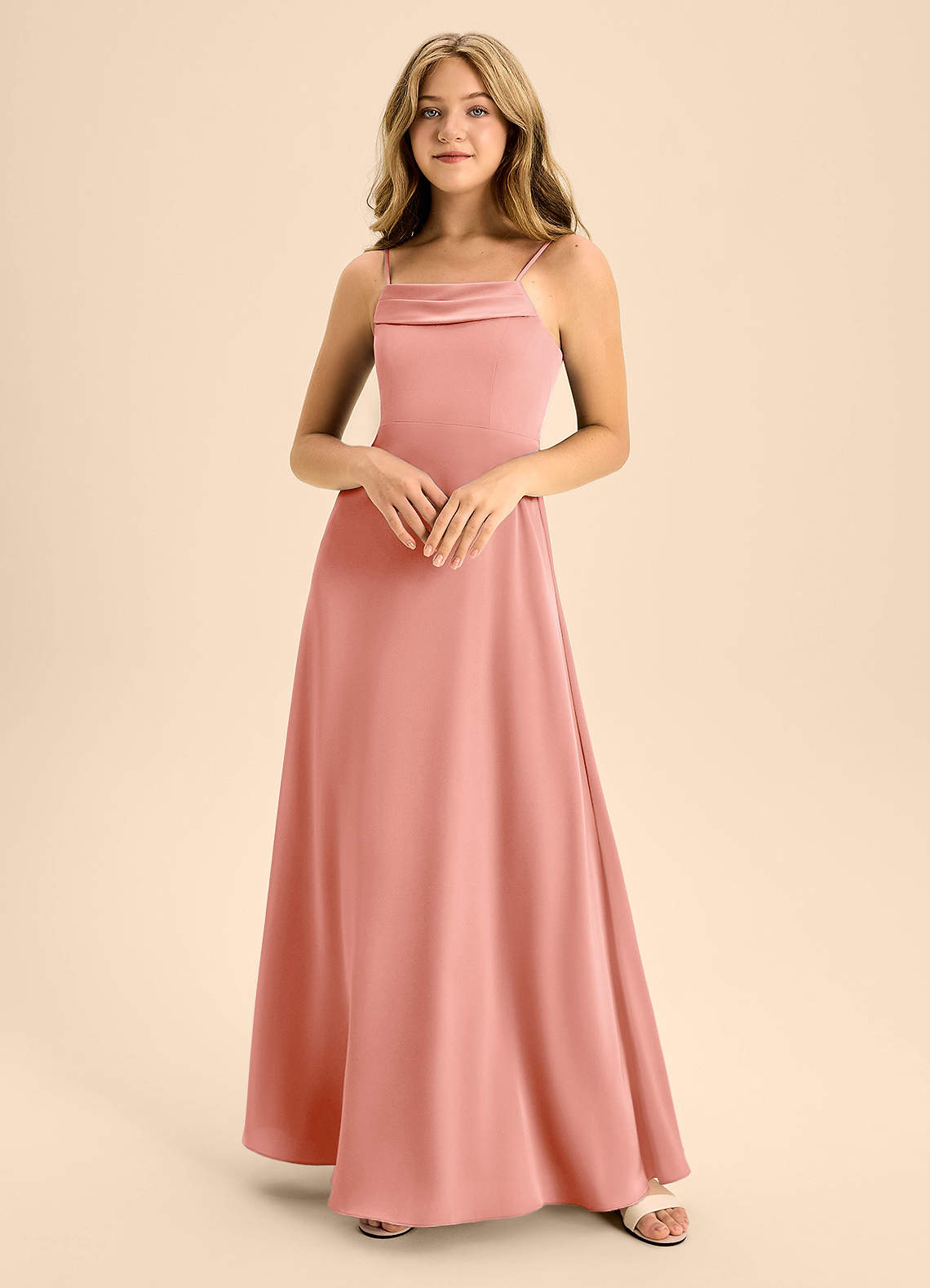 Azazie Anselie Junior Vestido Coral de Cetim elástico de Linha A com Fora do ombro image2